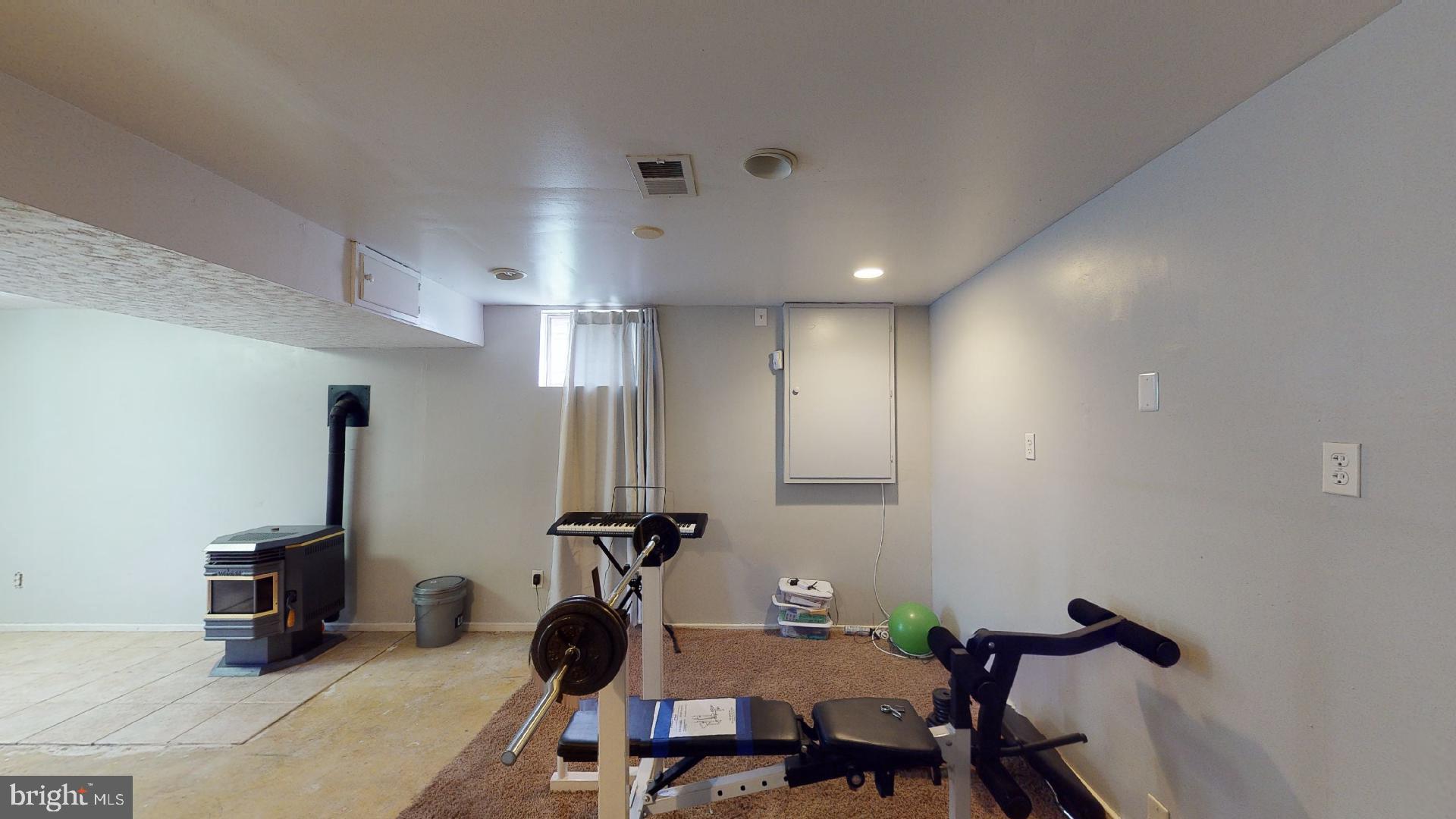 LARGO KNOLLS - Residential