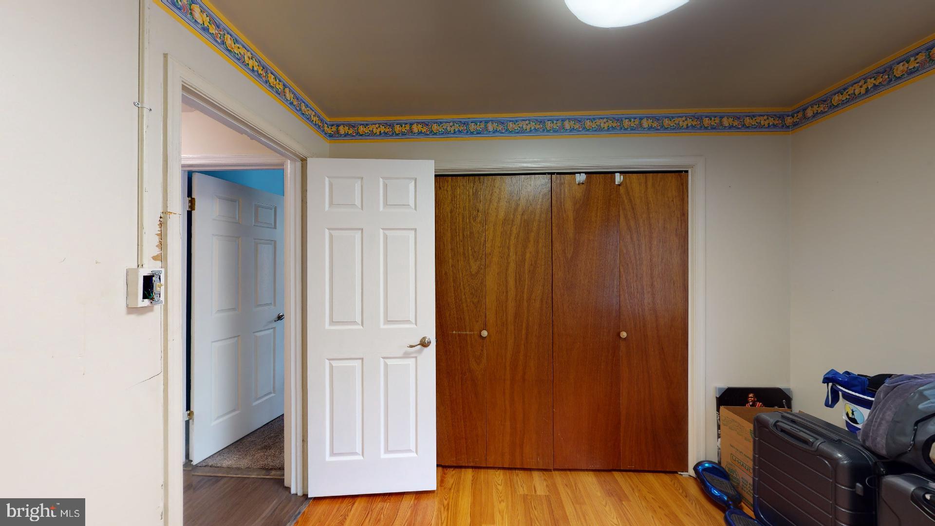 LARGO KNOLLS - Residential