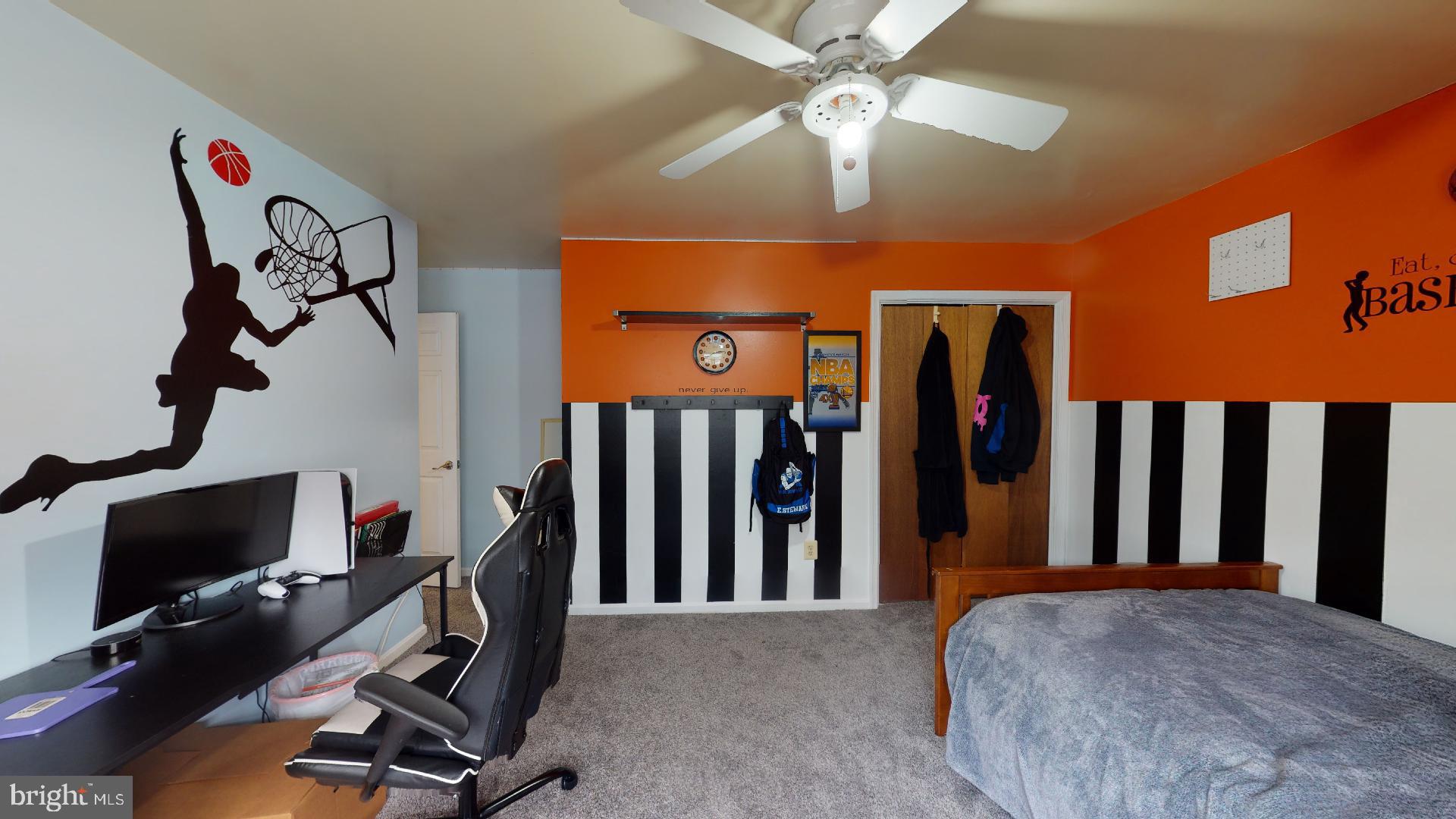 LARGO KNOLLS - Residential