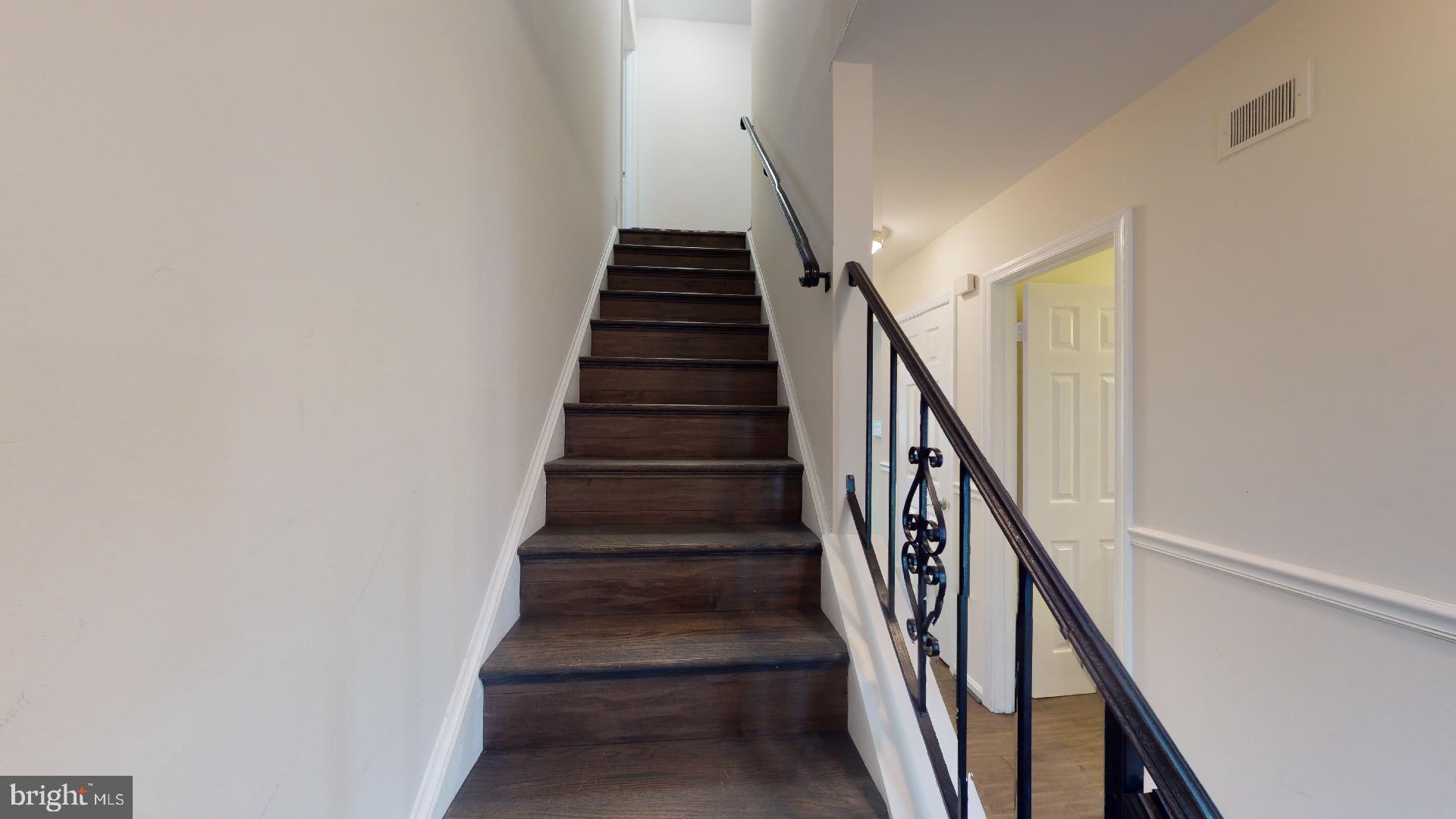 LARGO KNOLLS - Residential