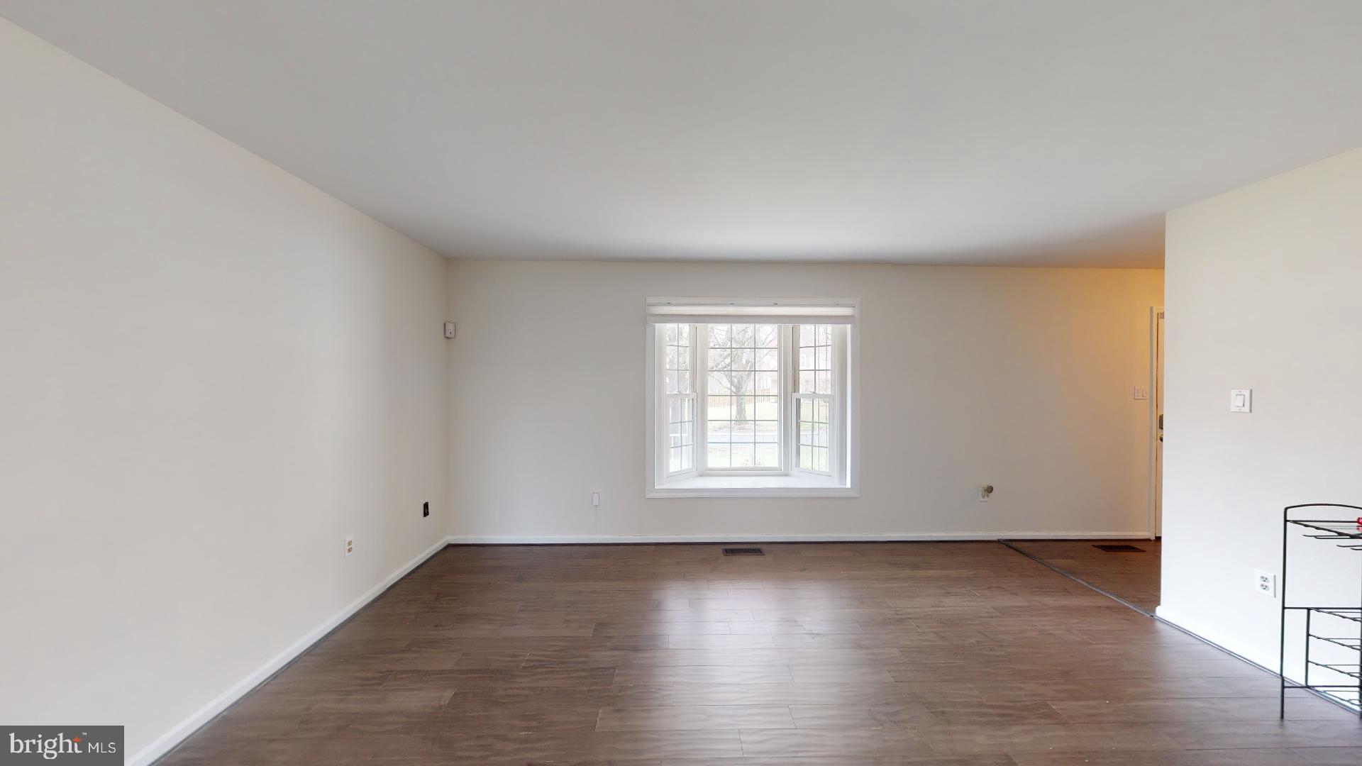 LARGO KNOLLS - Residential