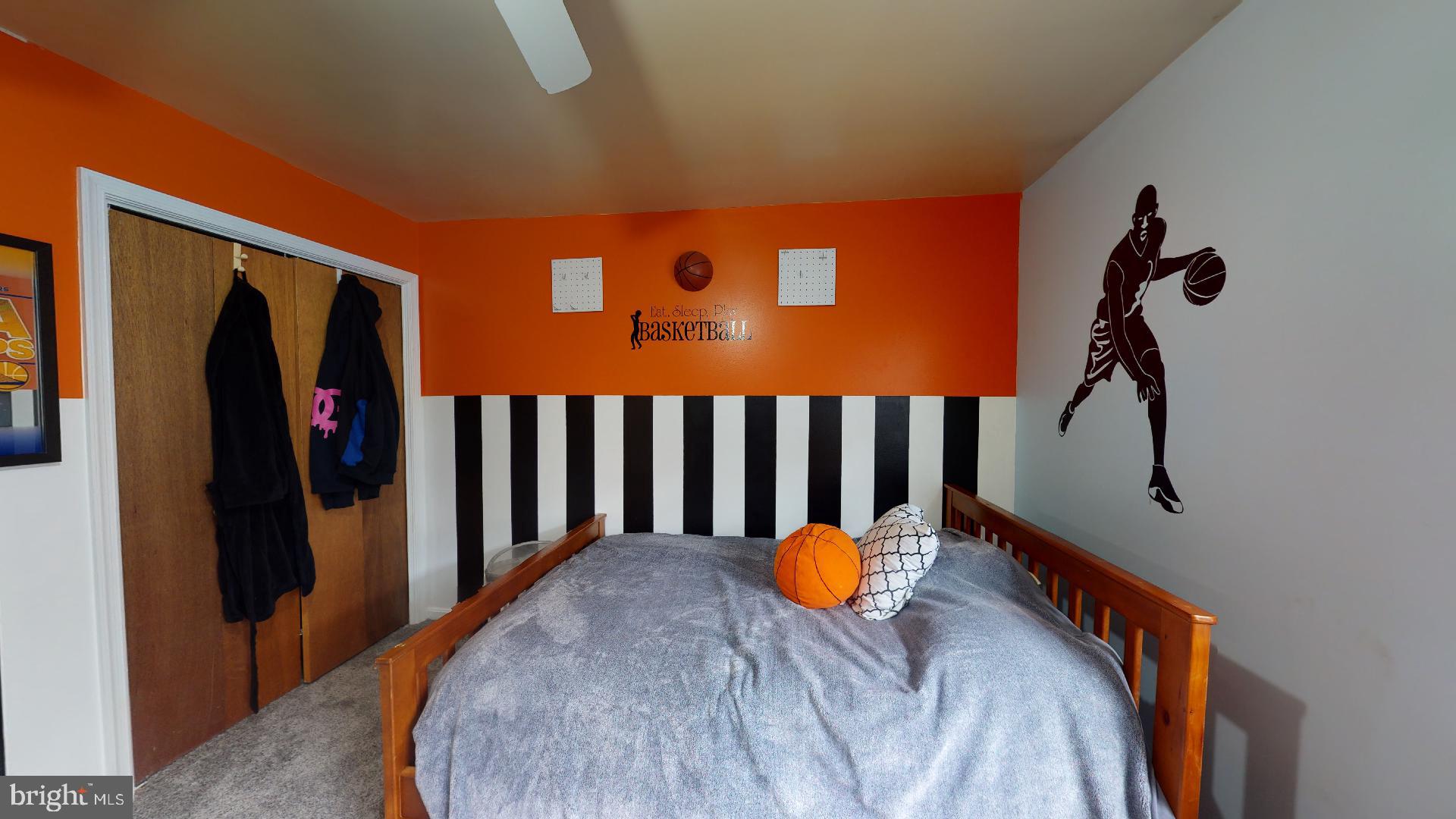 LARGO KNOLLS - Residential