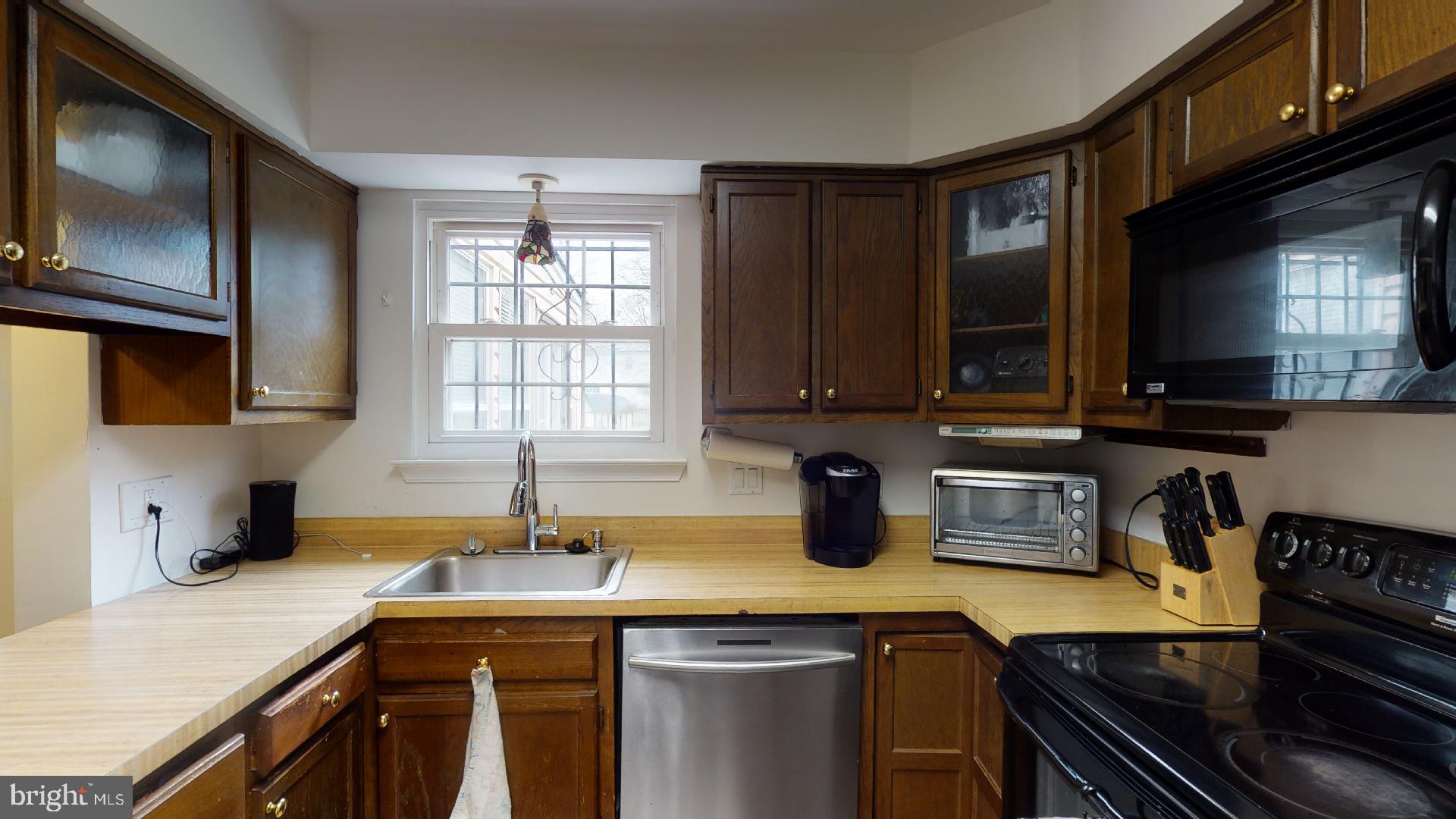 LARGO KNOLLS - Residential