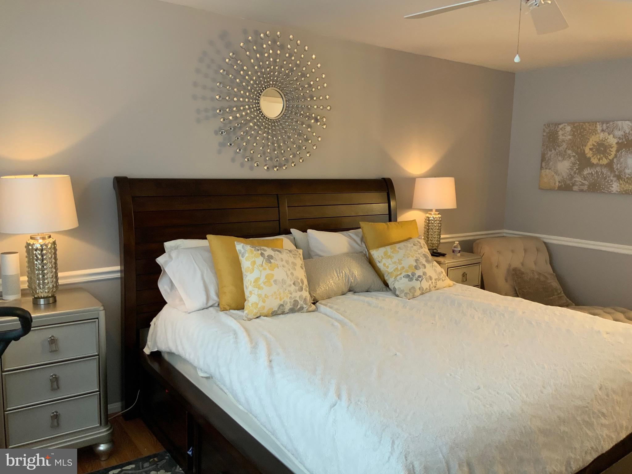 LARGO KNOLLS - Residential