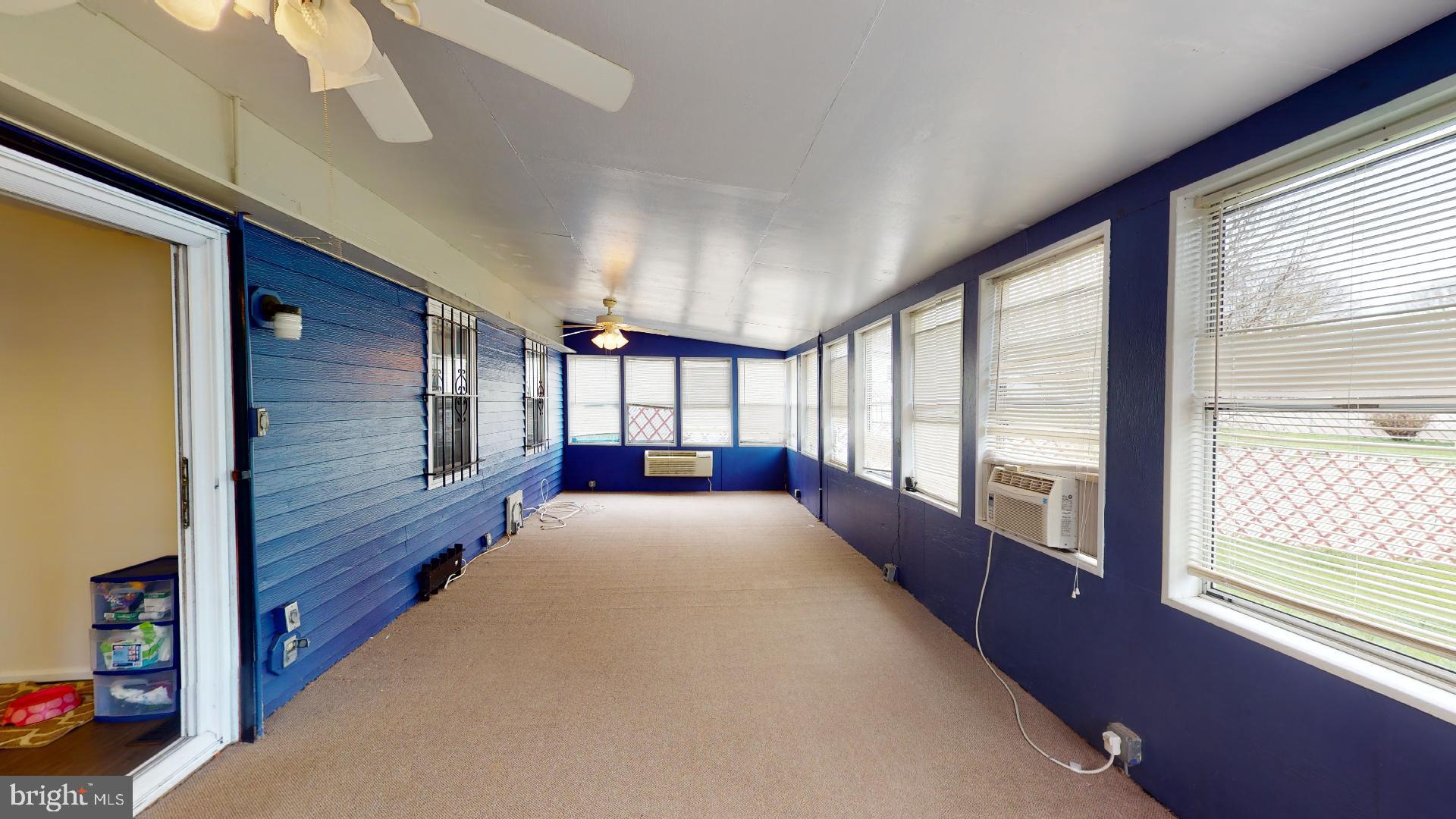 LARGO KNOLLS - Residential