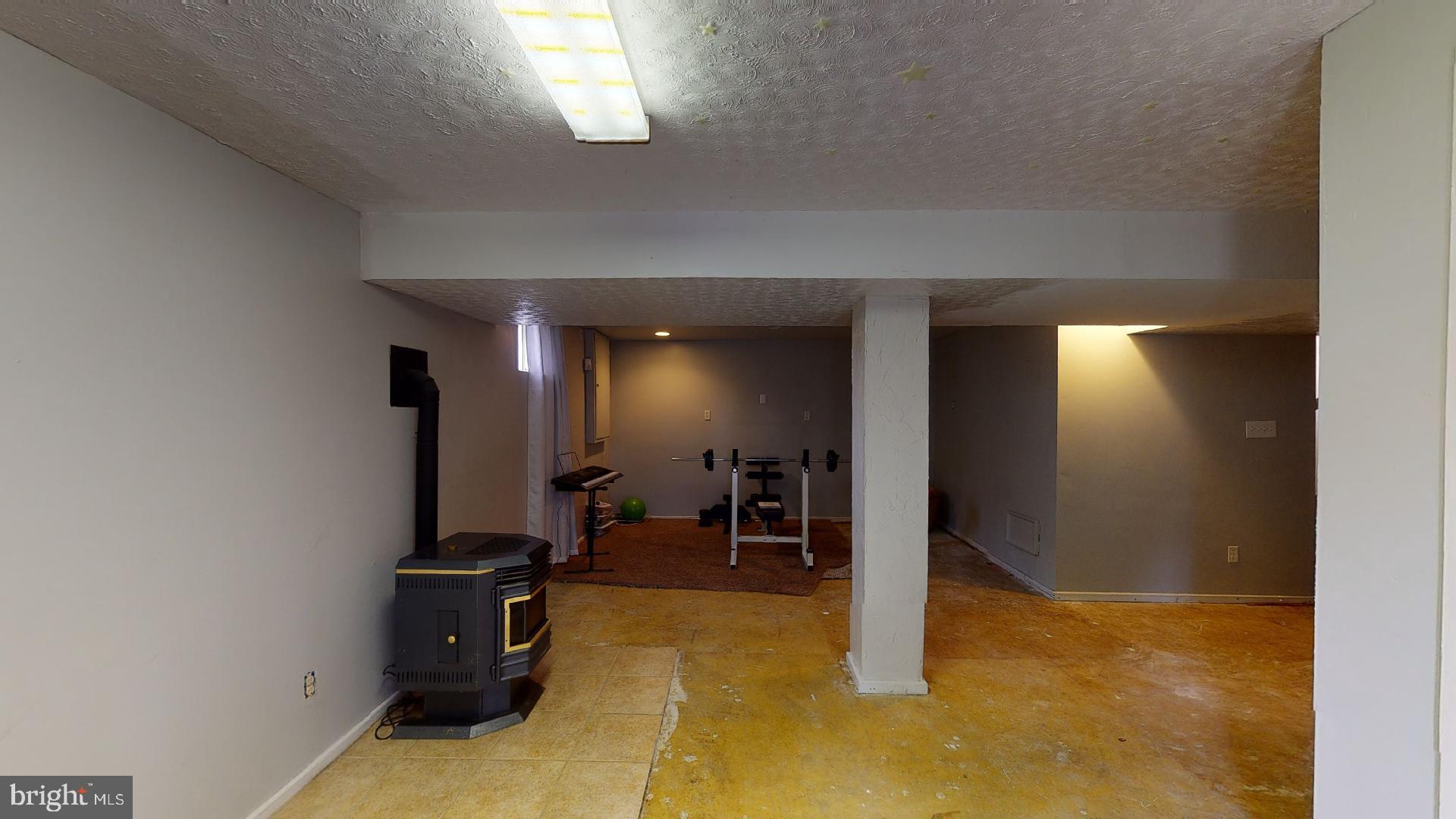 LARGO KNOLLS - Residential