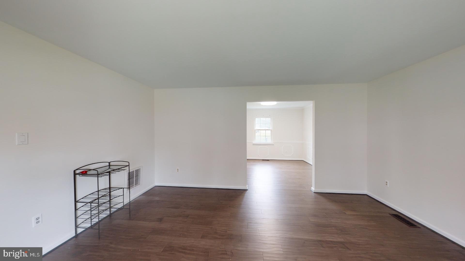 LARGO KNOLLS - Residential