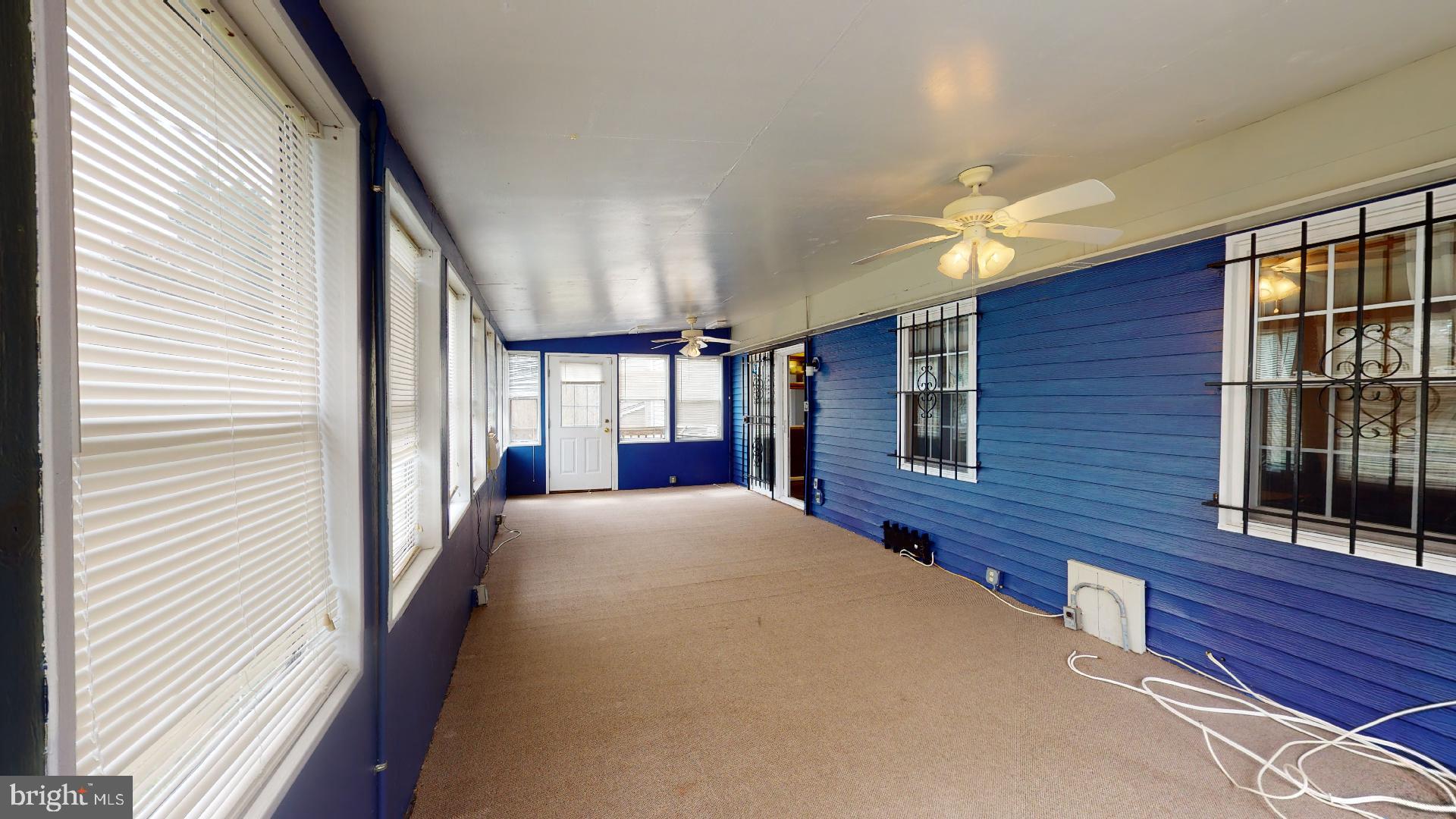 LARGO KNOLLS - Residential