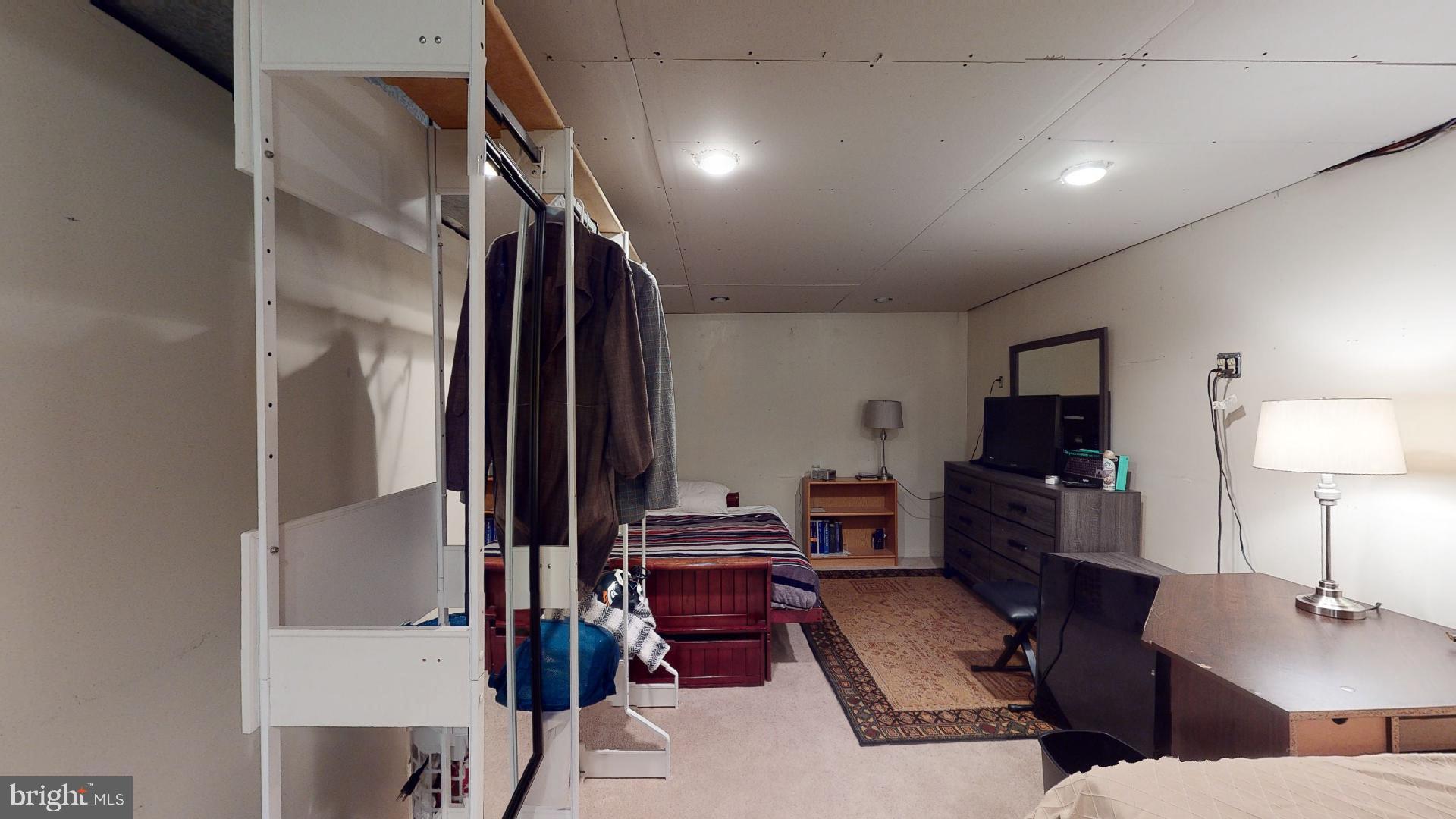 LARGO KNOLLS - Residential