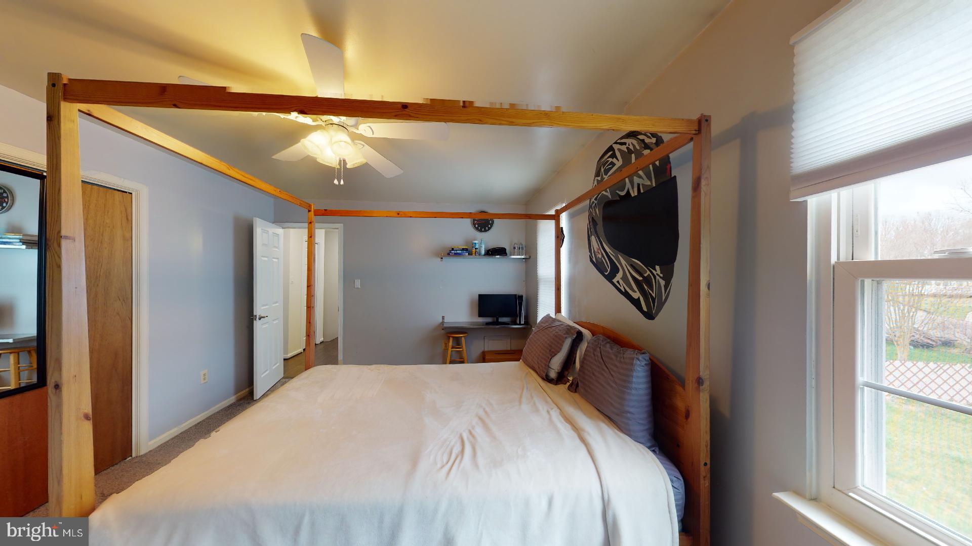 LARGO KNOLLS - Residential