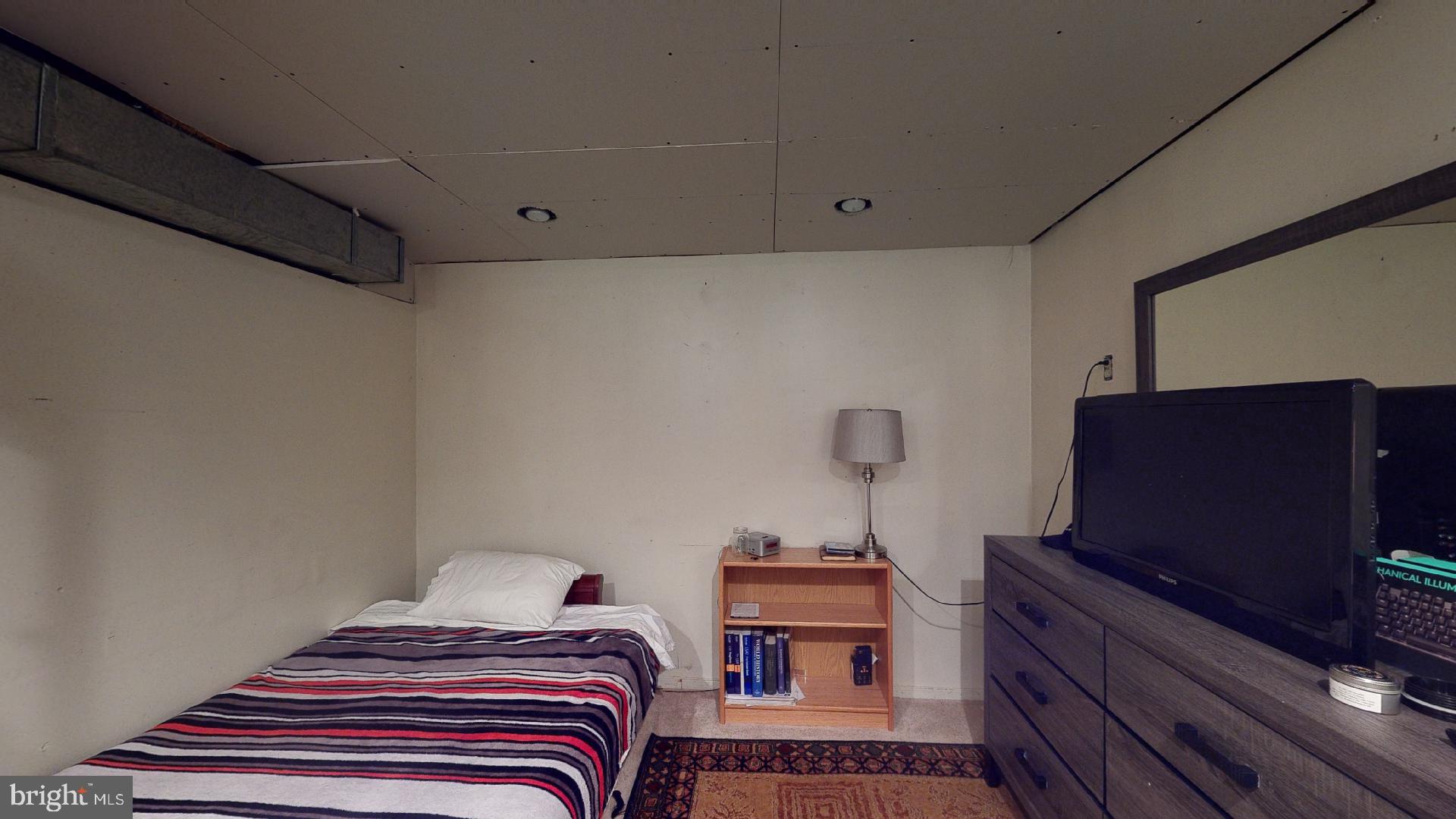 LARGO KNOLLS - Residential