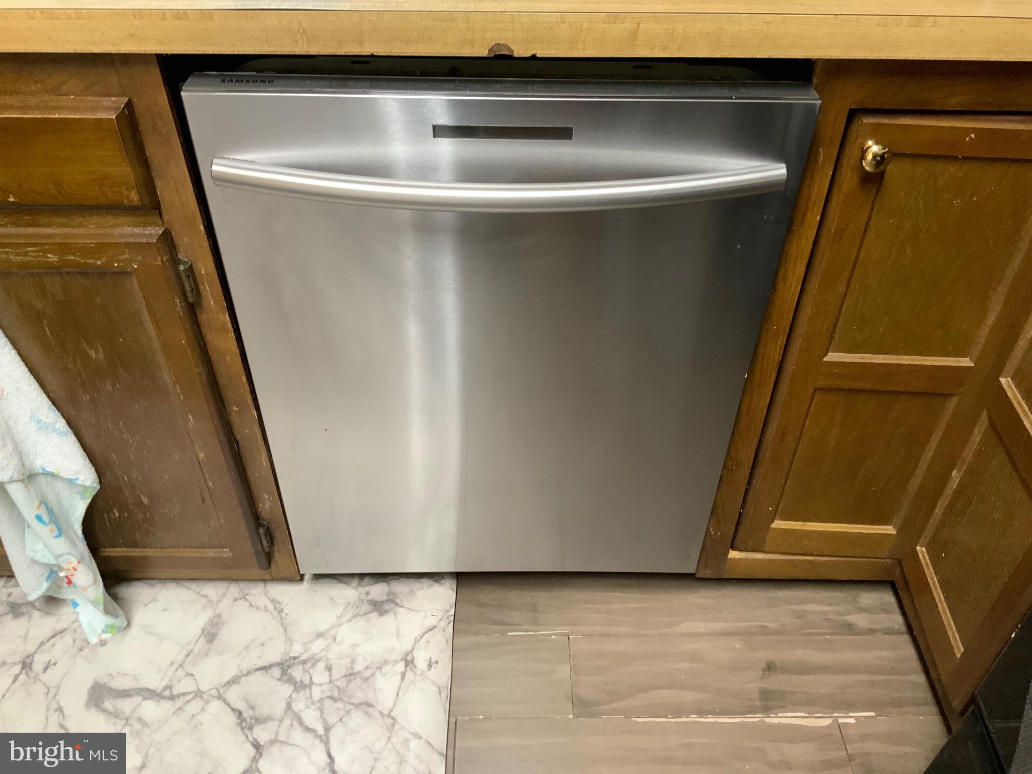 LARGO KNOLLS - Residential