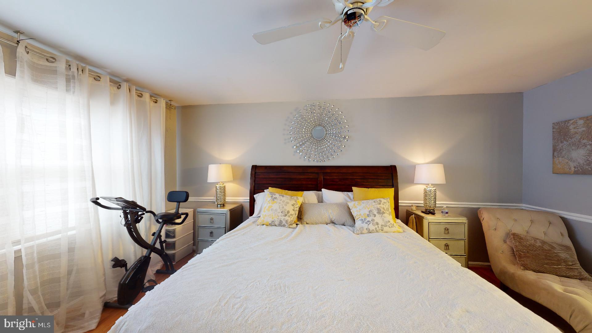 LARGO KNOLLS - Residential