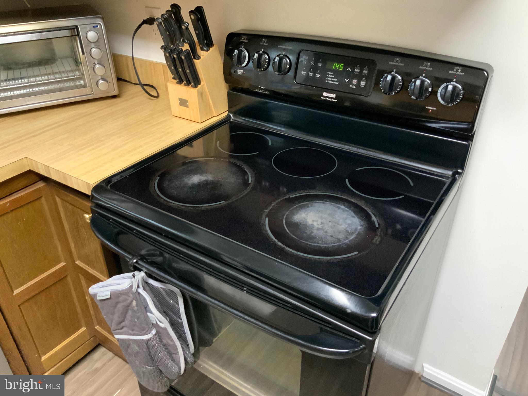 LARGO KNOLLS - Residential