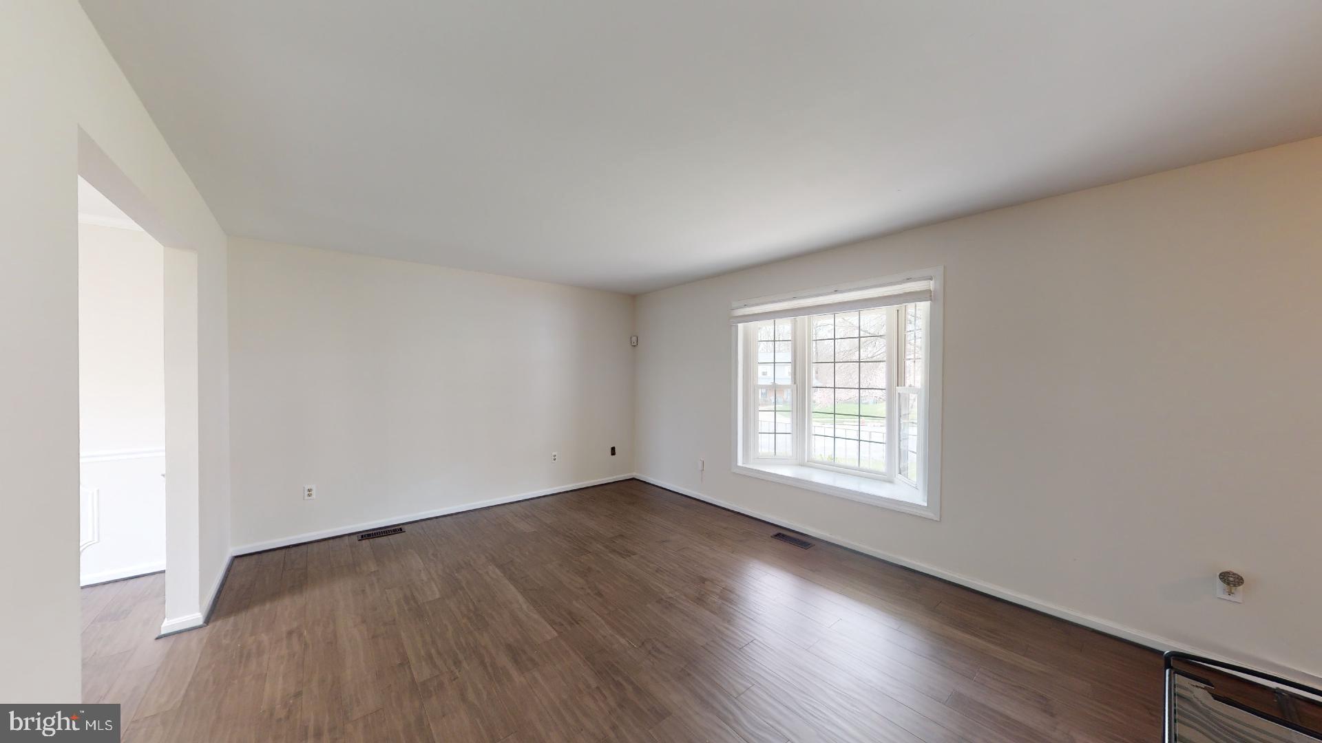 LARGO KNOLLS - Residential