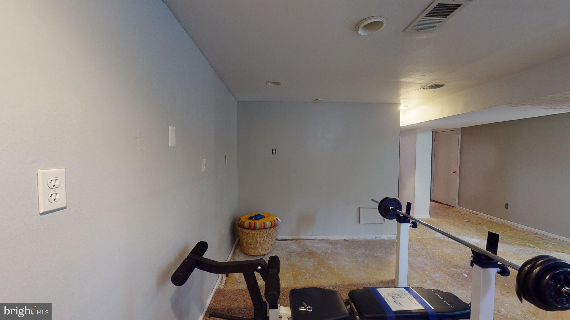 LARGO KNOLLS - Residential