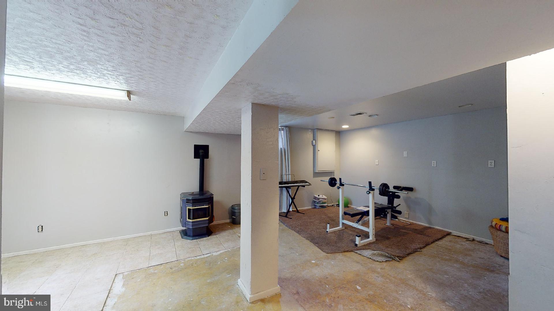 LARGO KNOLLS - Residential