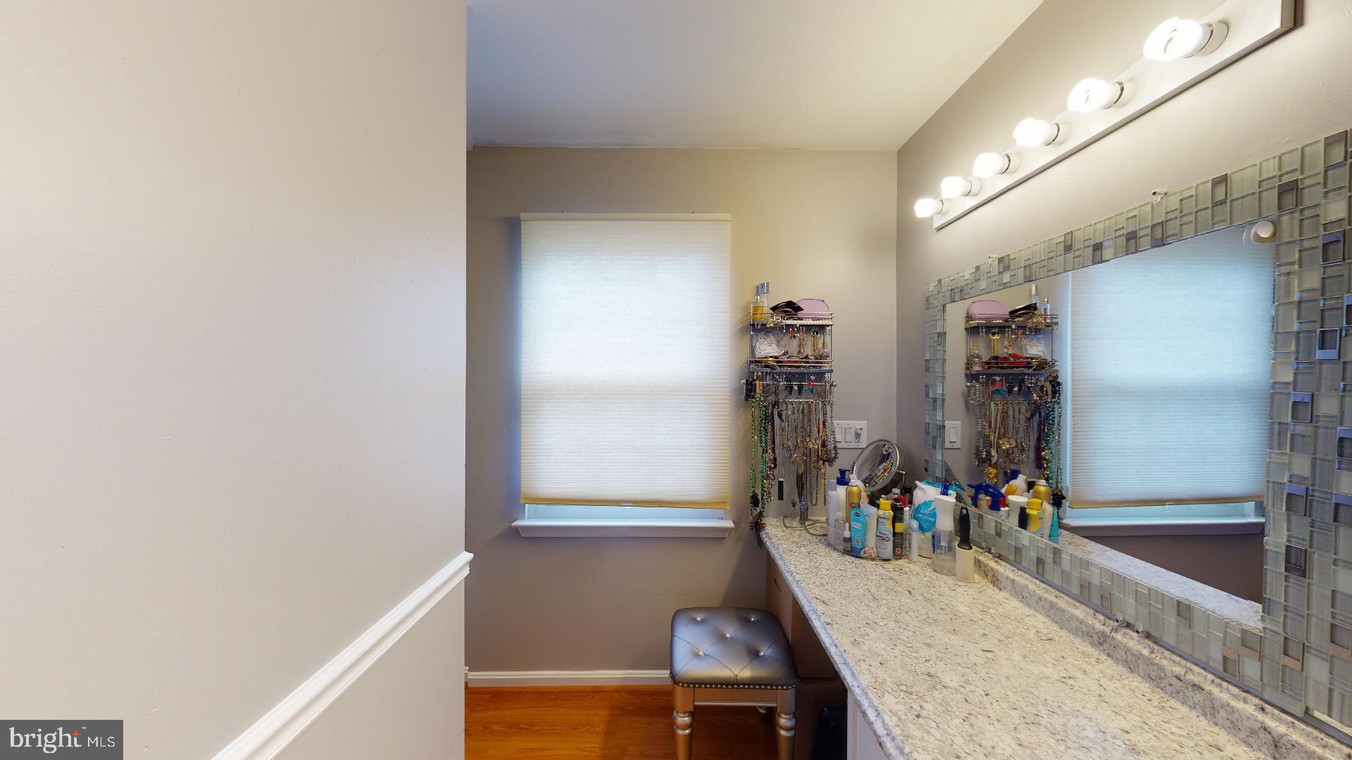 LARGO KNOLLS - Residential