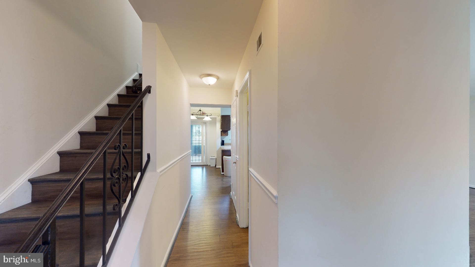 LARGO KNOLLS - Residential