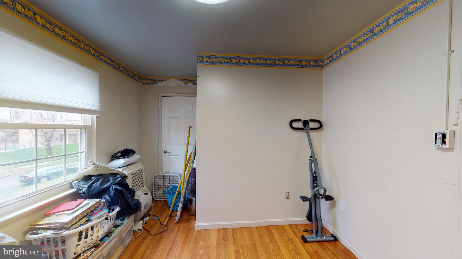 LARGO KNOLLS - Residential