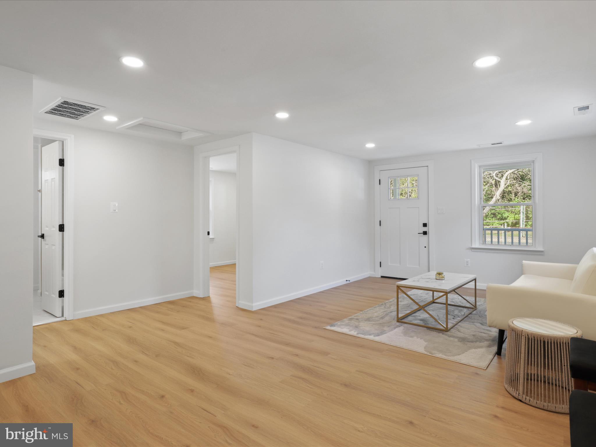 JOHNSONS HILL - Residential