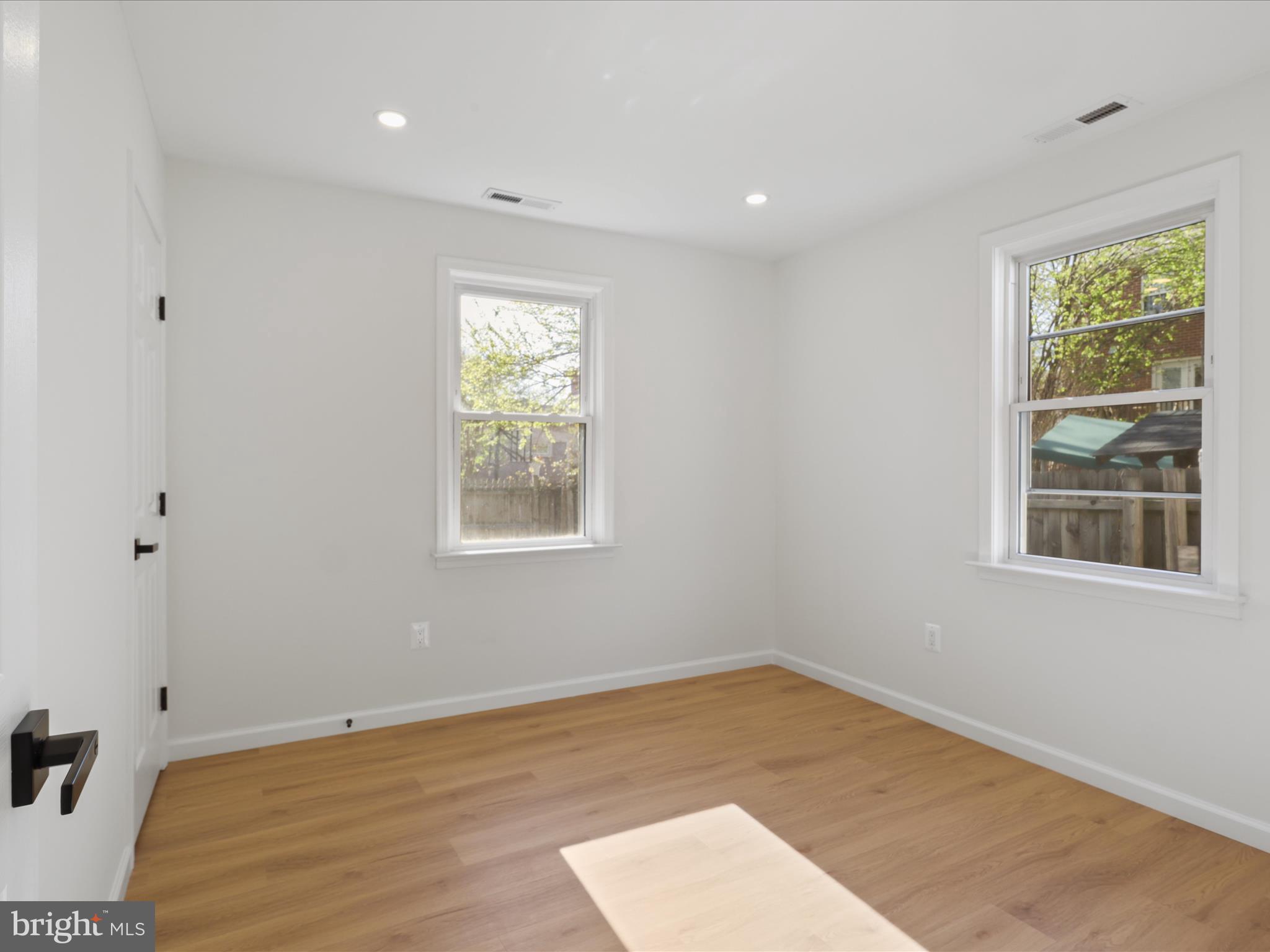 JOHNSONS HILL - Residential