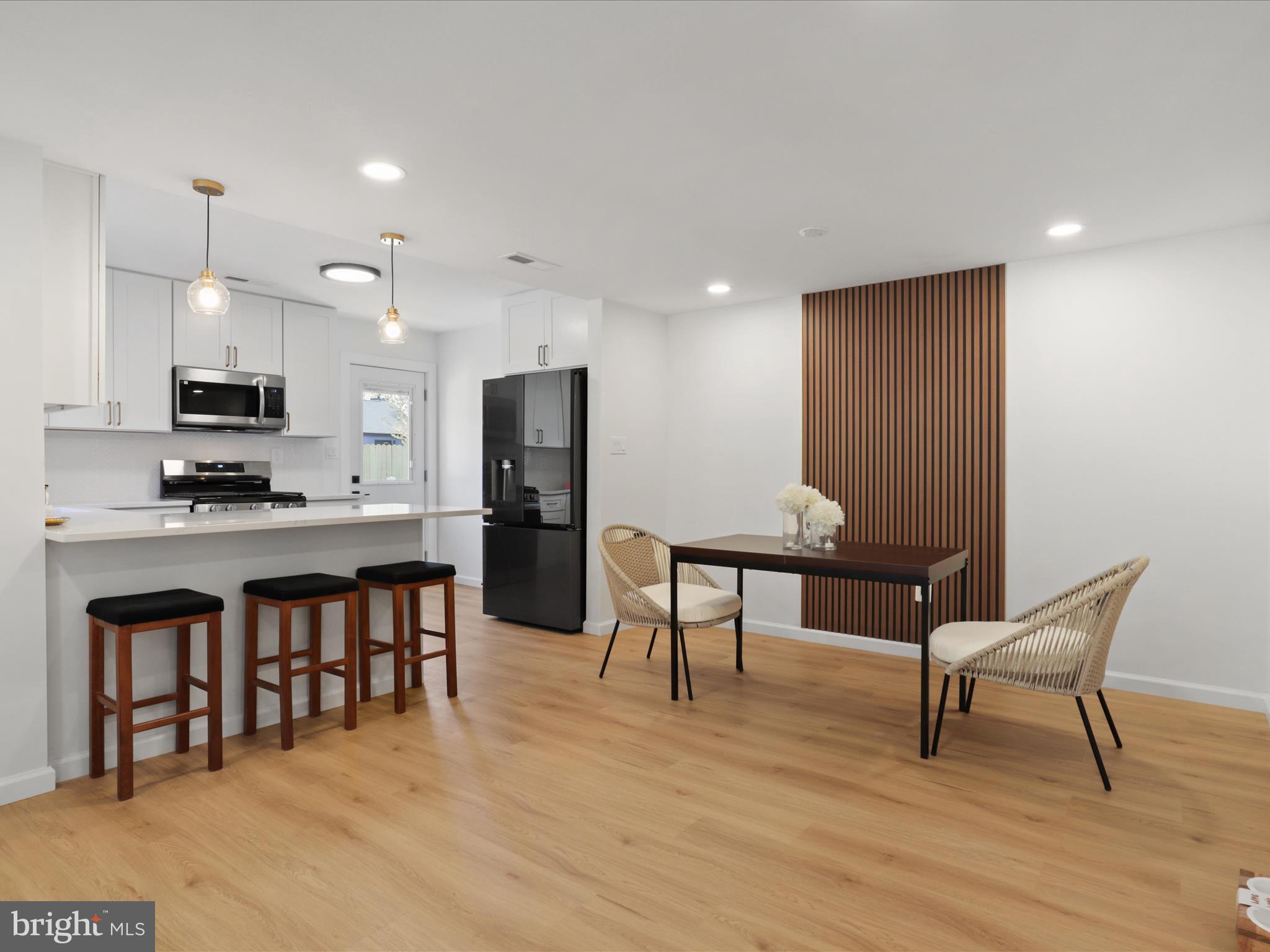 JOHNSONS HILL - Residential