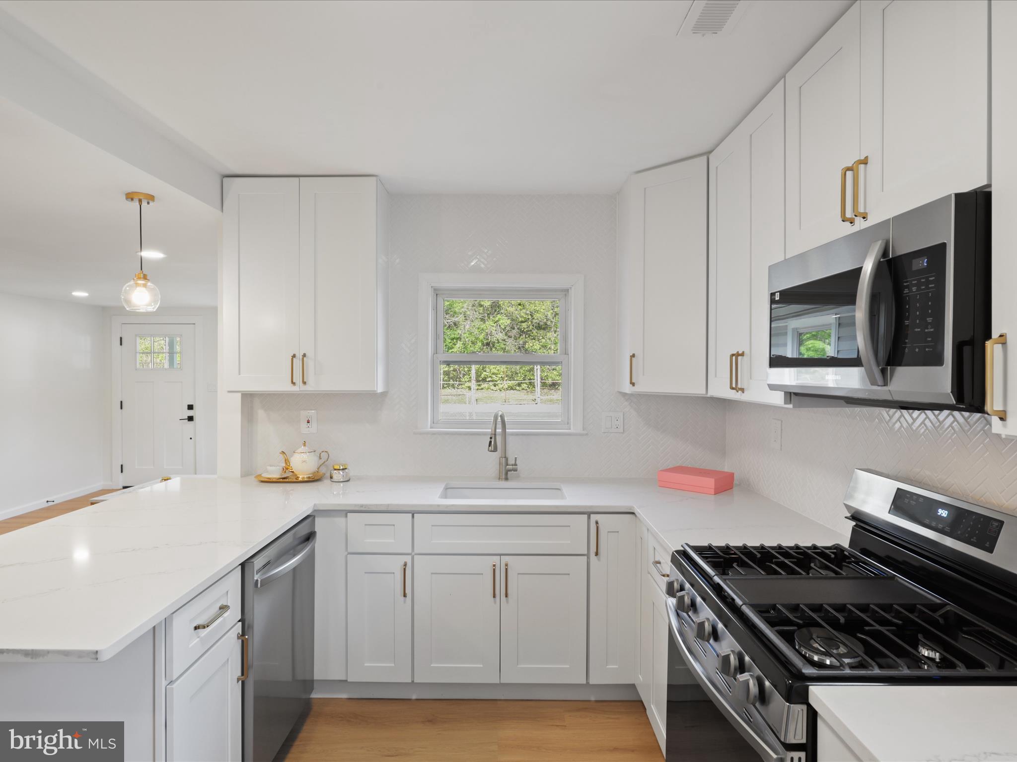 JOHNSONS HILL - Residential