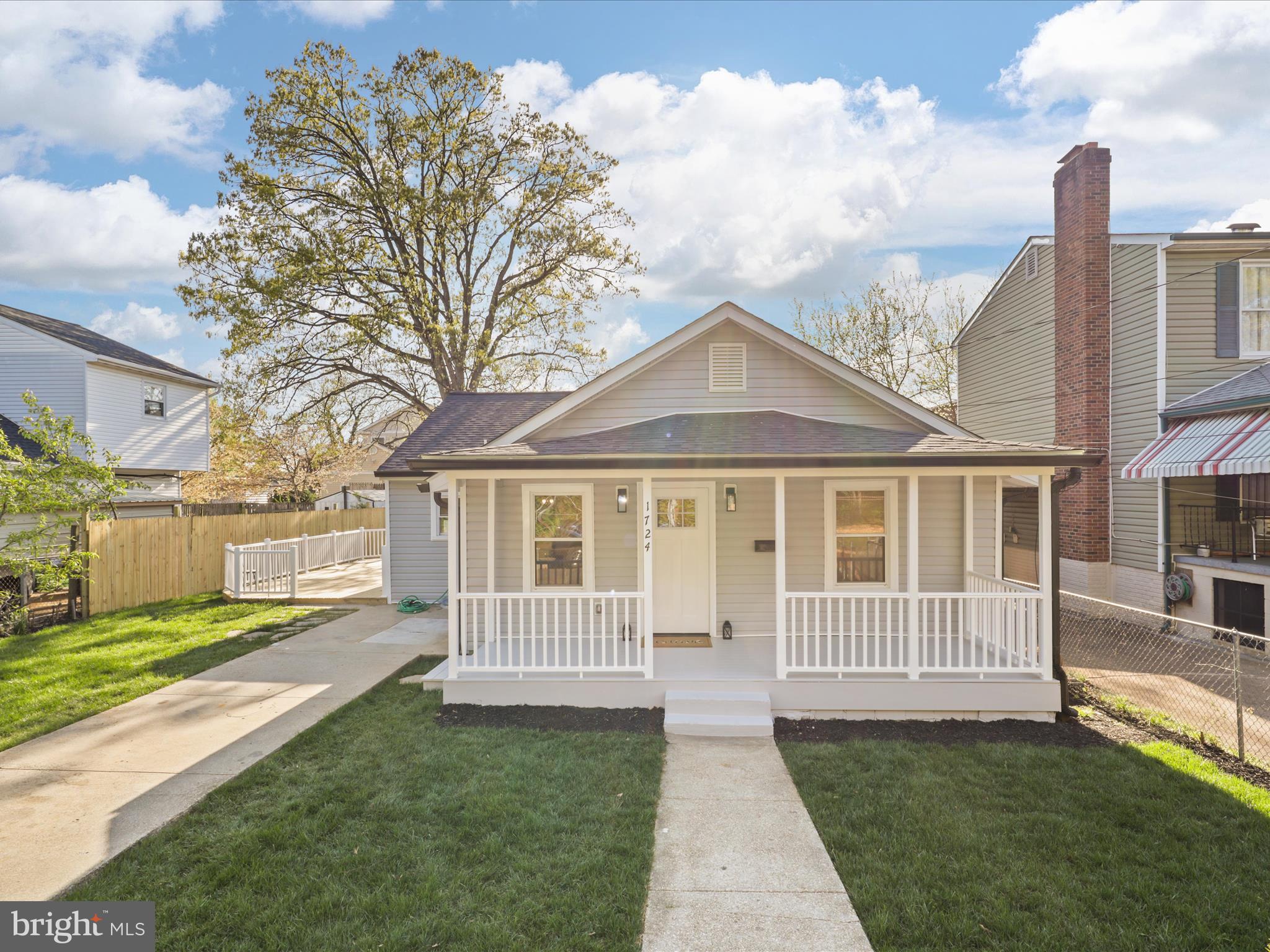 JOHNSONS HILL - Residential