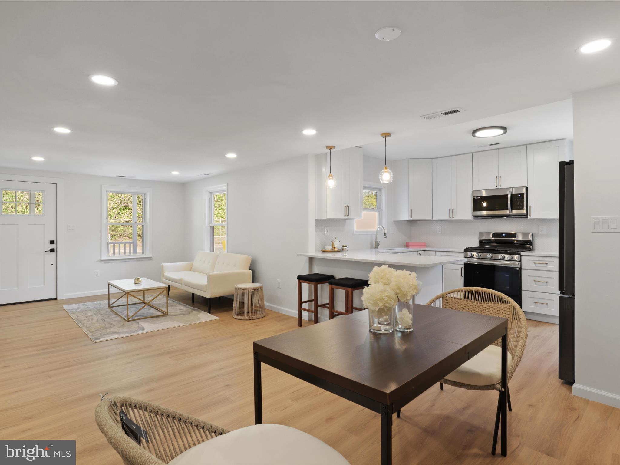 JOHNSONS HILL - Residential