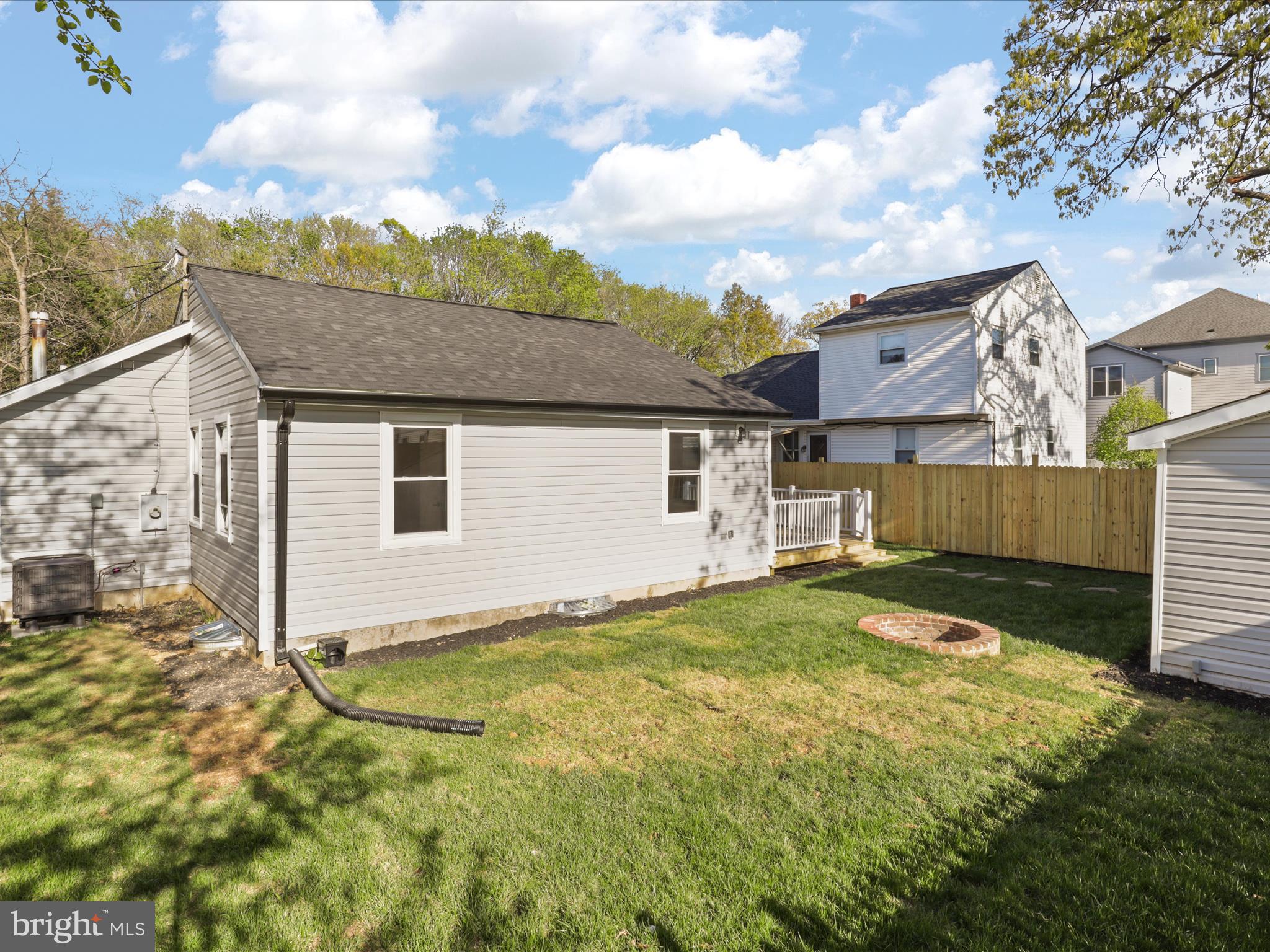 JOHNSONS HILL - Residential