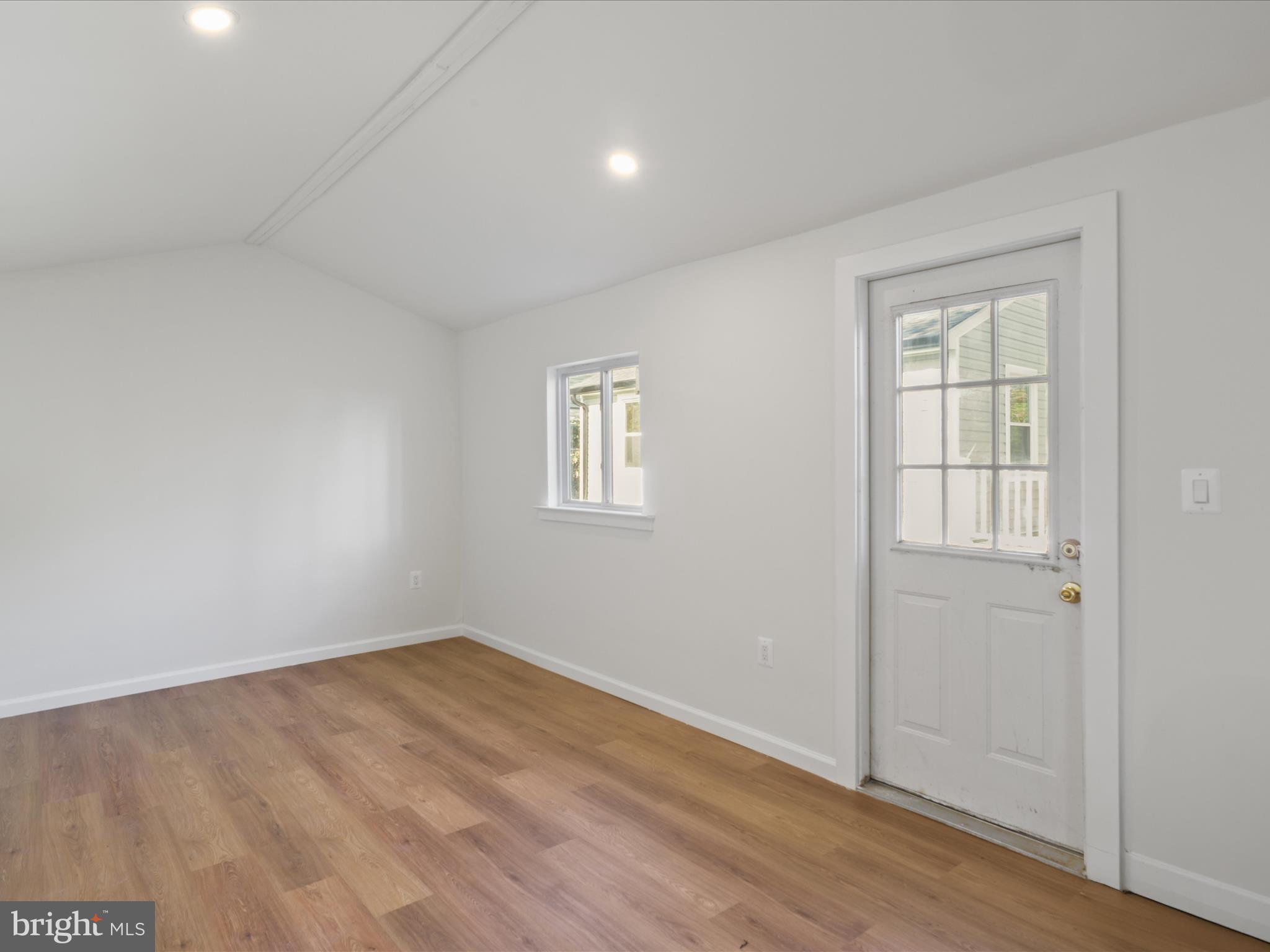 JOHNSONS HILL - Residential