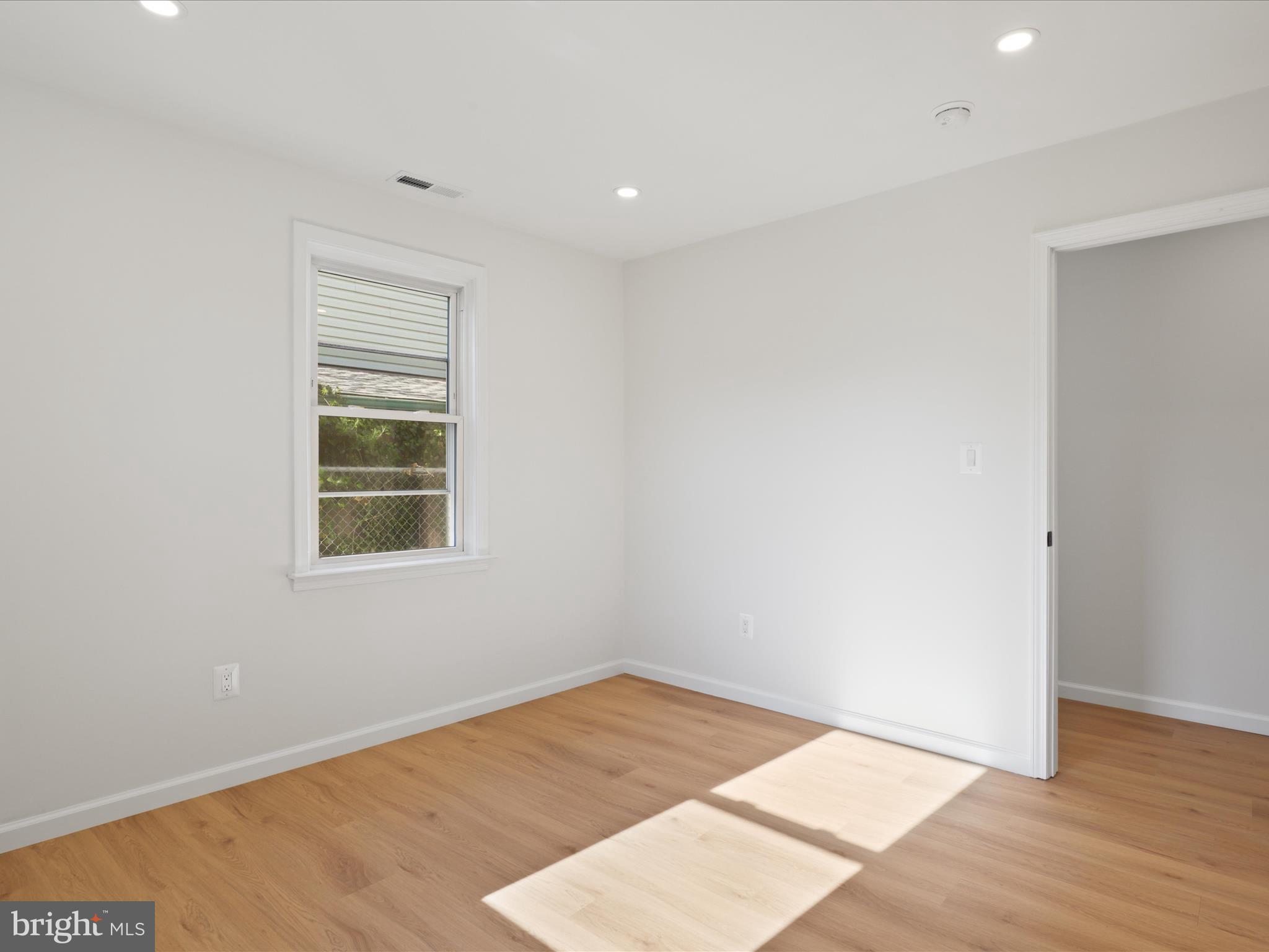 JOHNSONS HILL - Residential