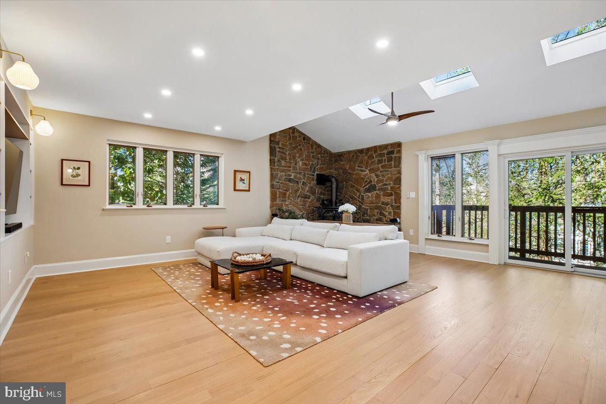 WOODHAVEN - Residential