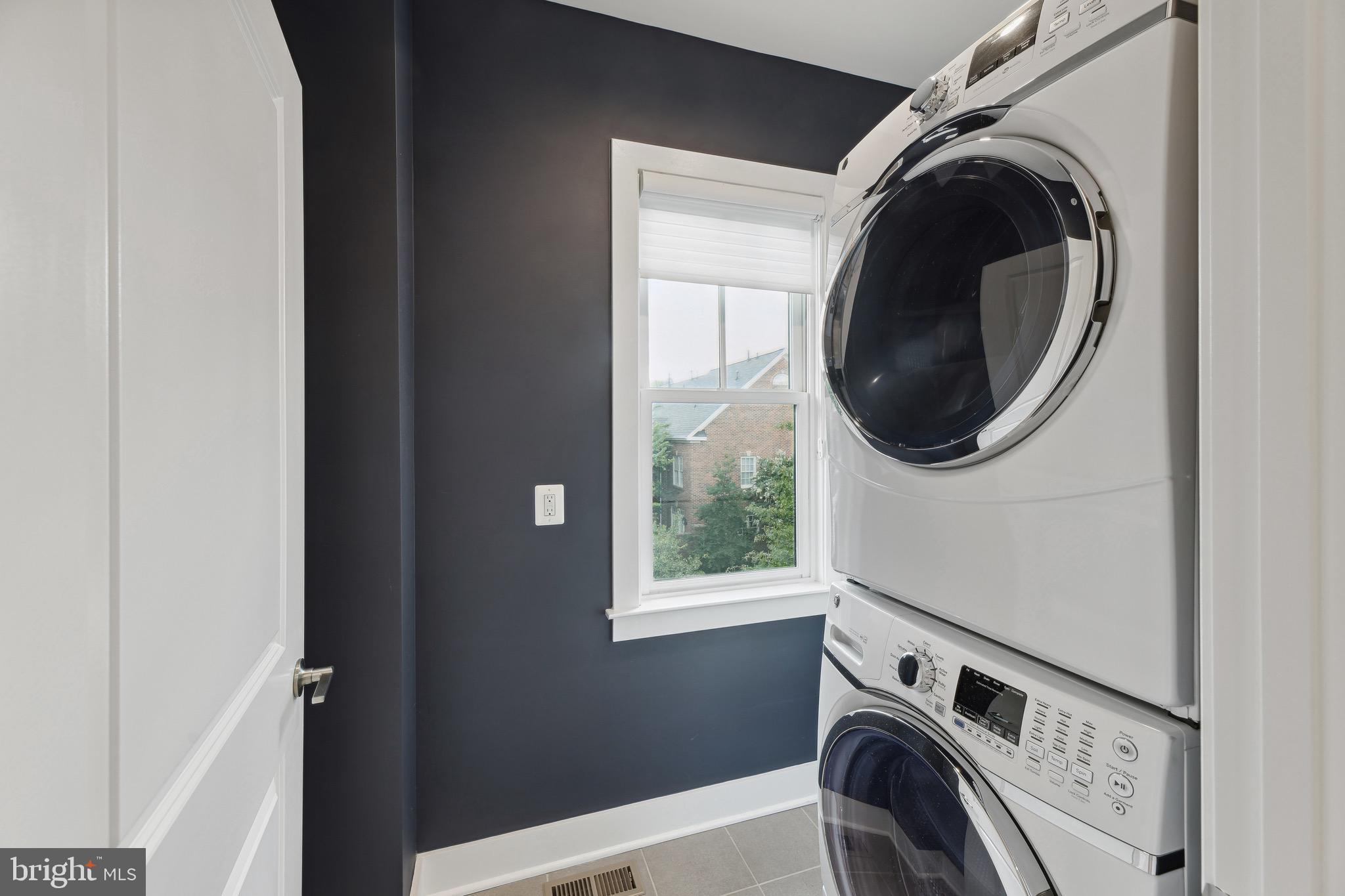 MAJESTY WEST - Residential