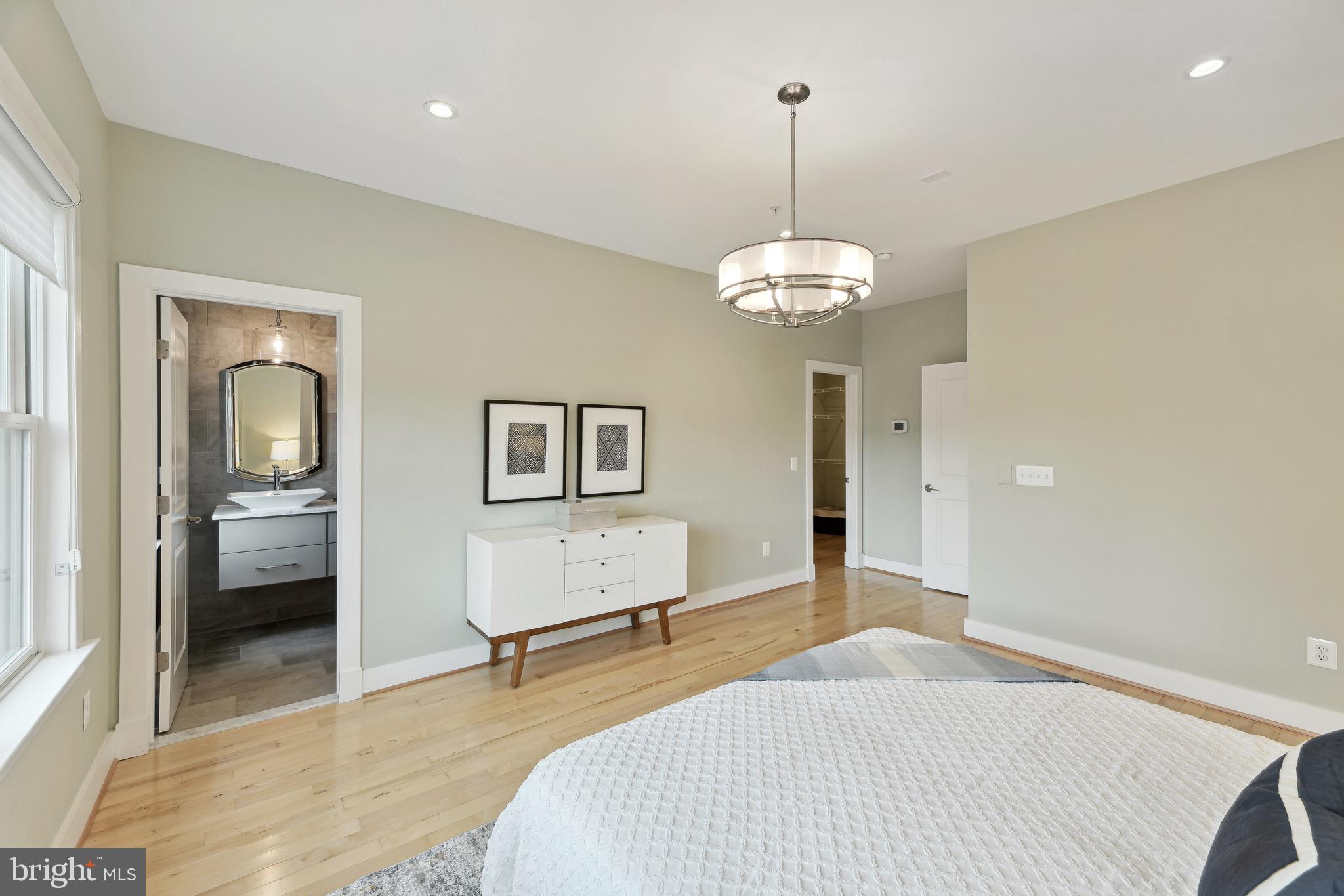 MAJESTY WEST - Residential