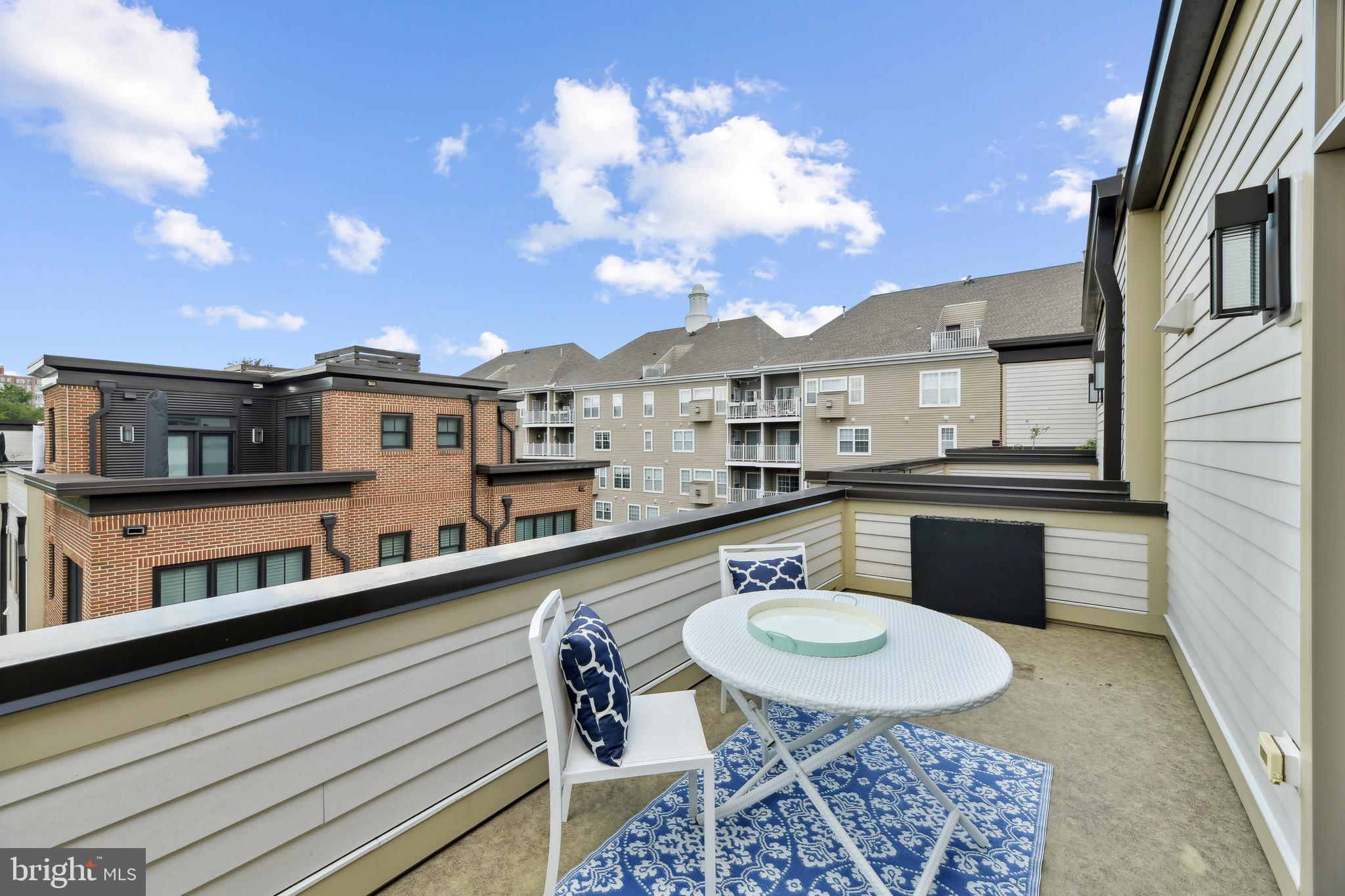 MAJESTY WEST - Residential