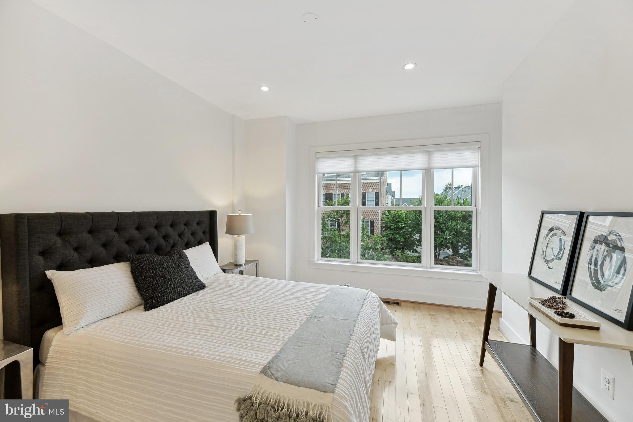 MAJESTY WEST - Residential