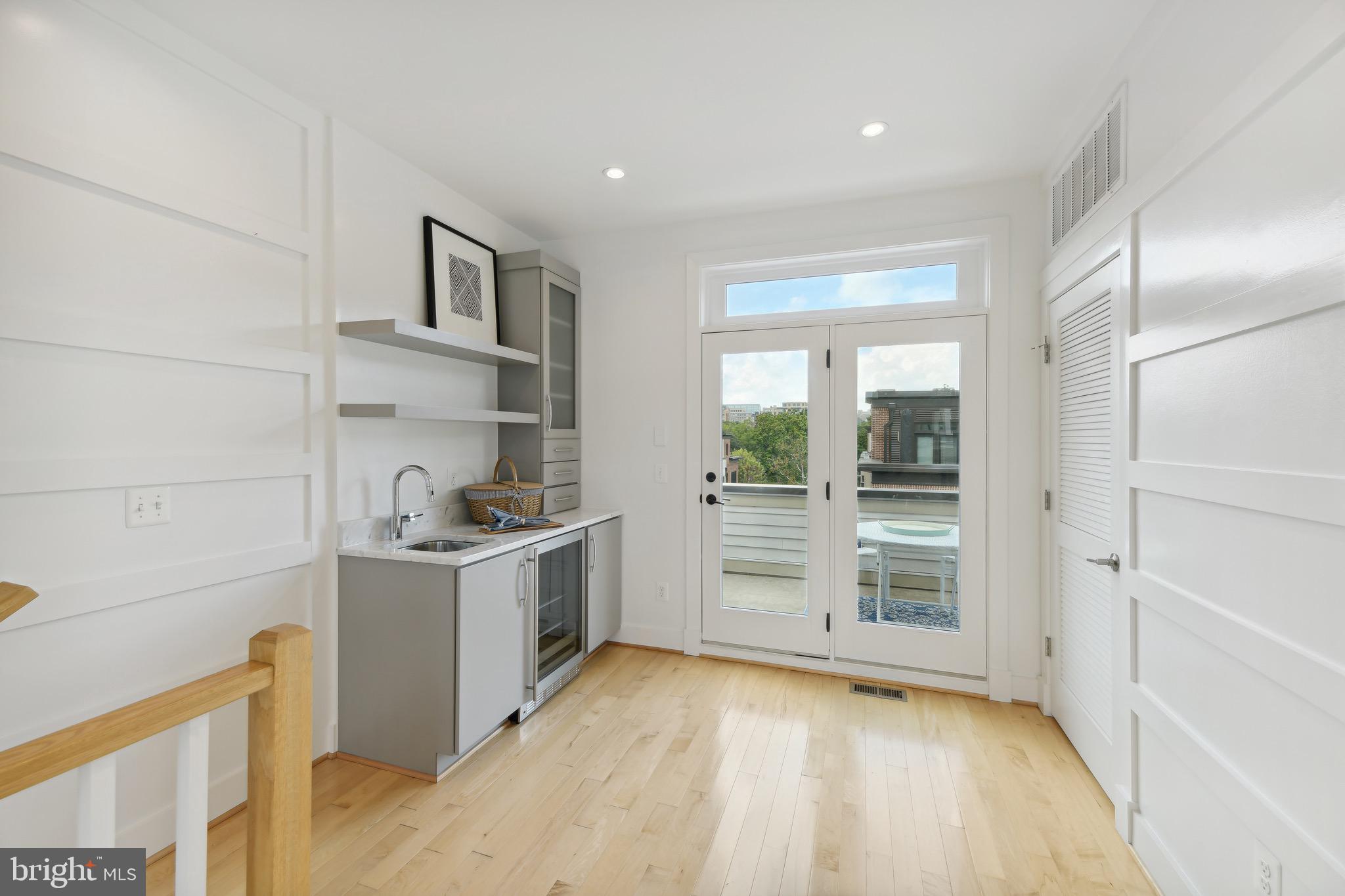 MAJESTY WEST - Residential