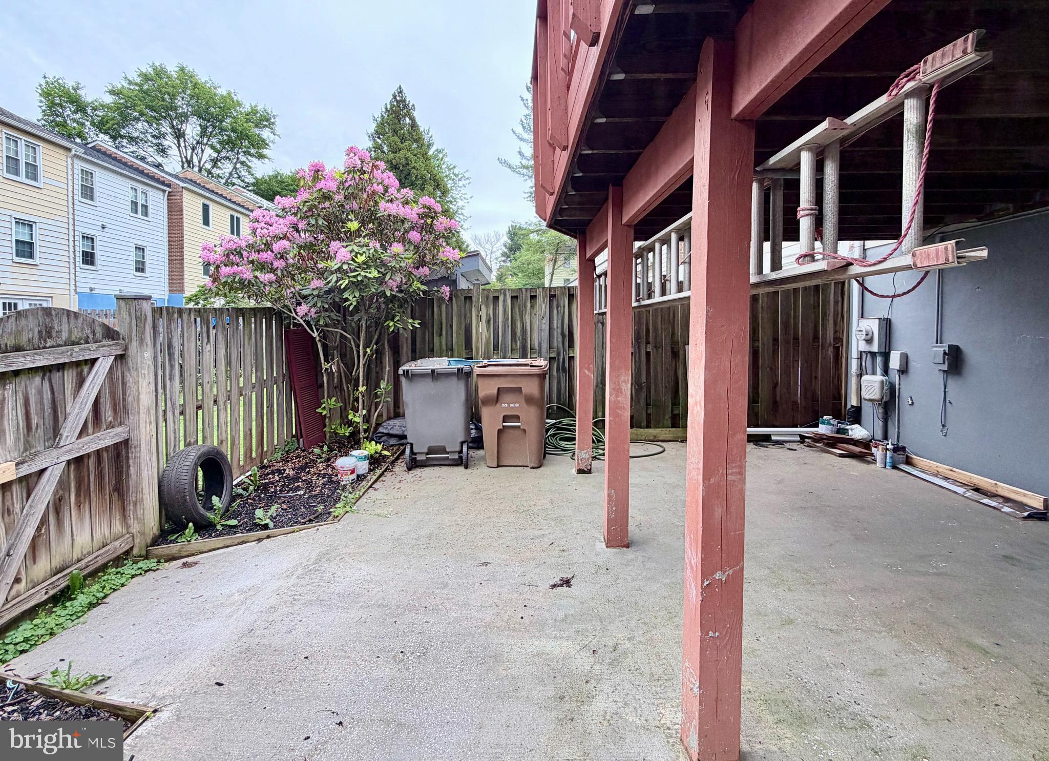 214 PENDER PLACE
