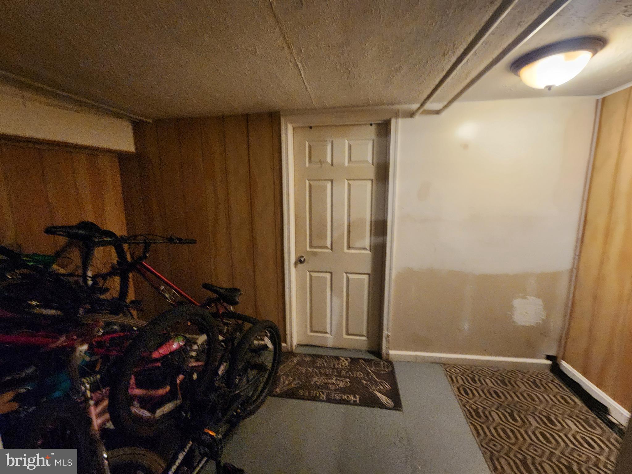 ELLWOOD PARK - Residential