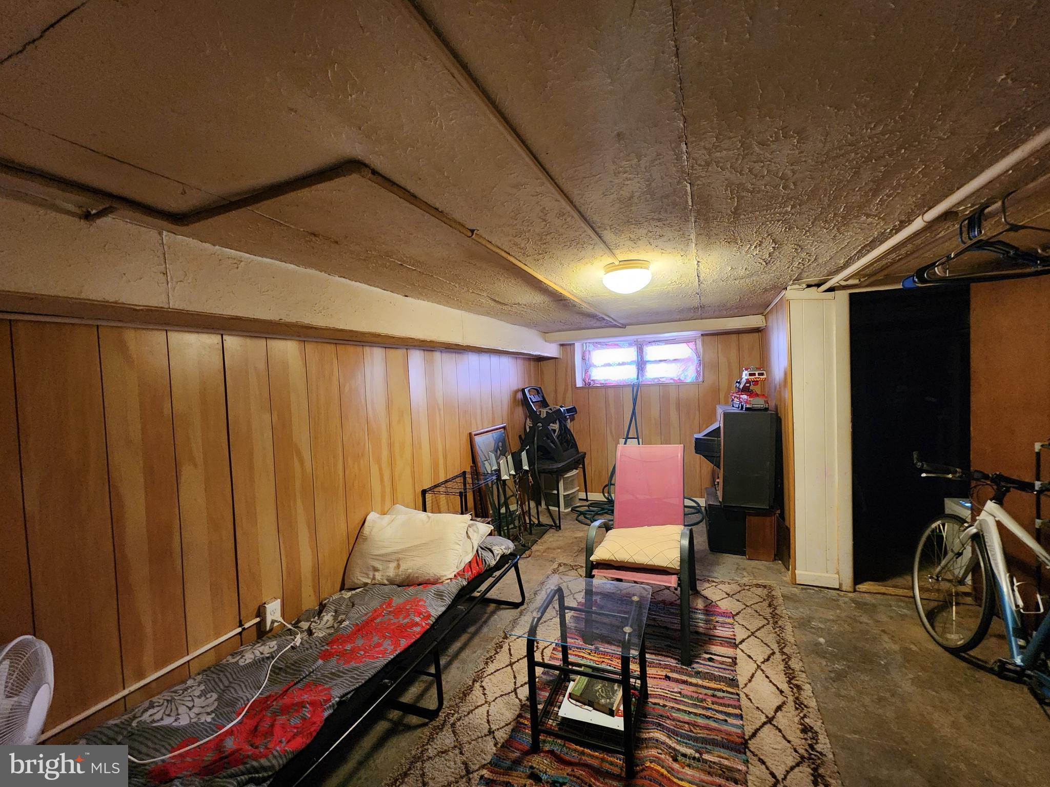 ELLWOOD PARK - Residential