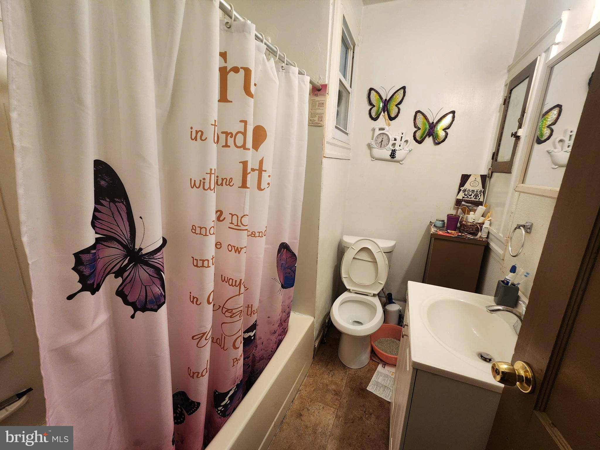 ELLWOOD PARK - Residential