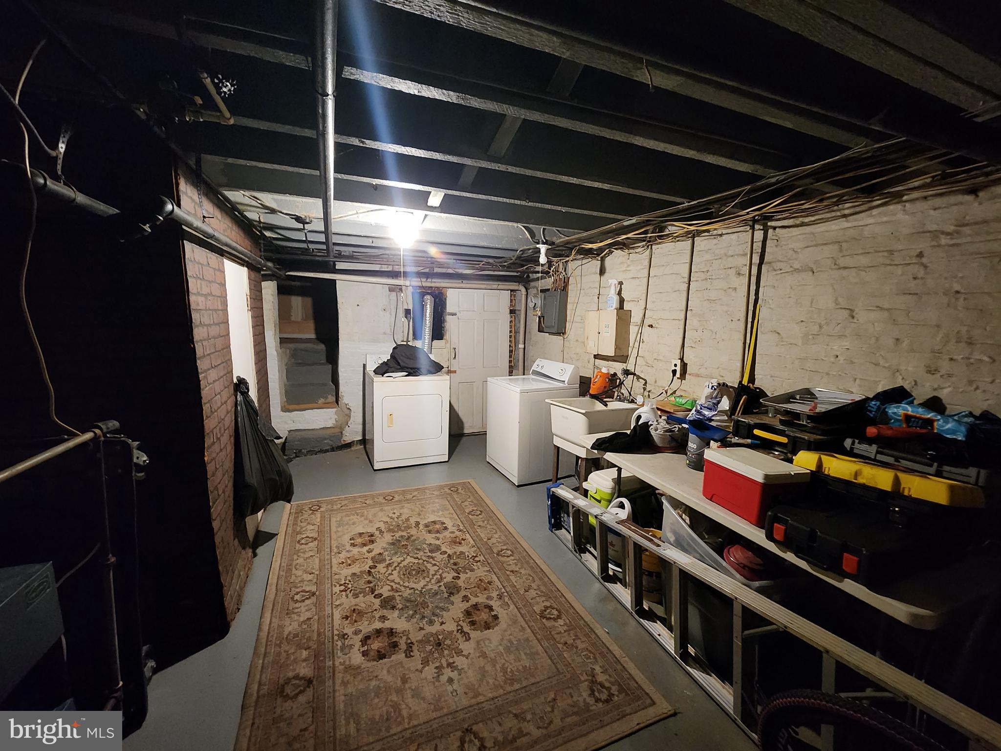 ELLWOOD PARK - Residential