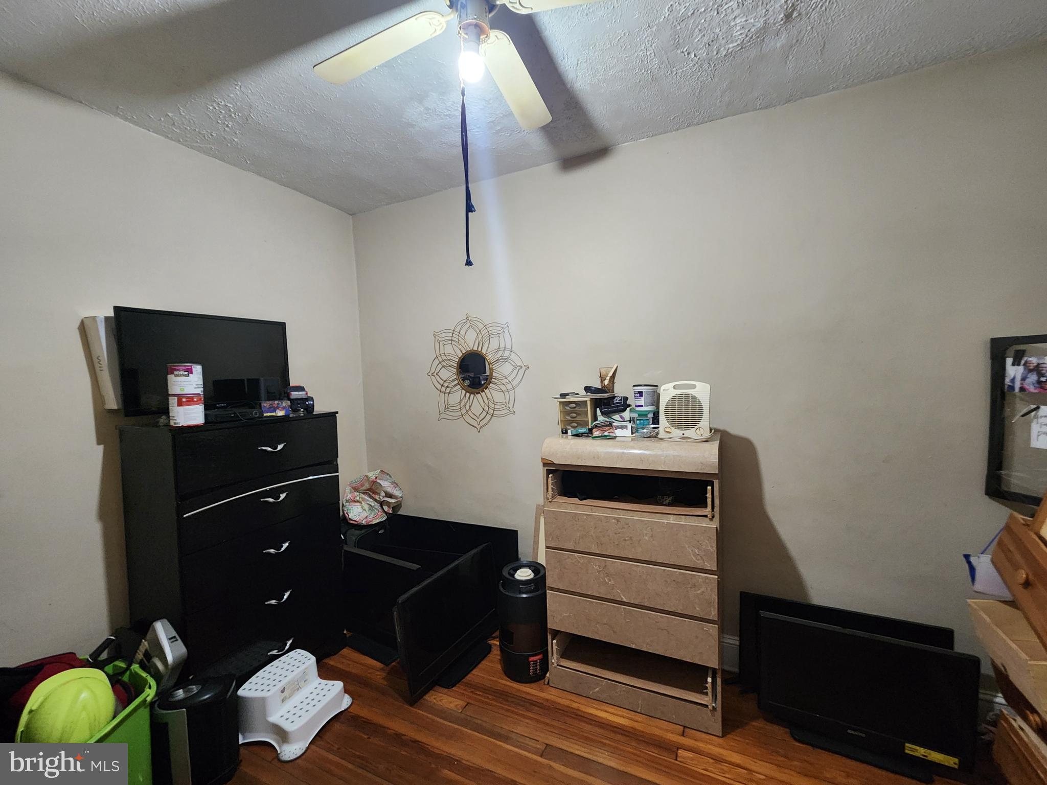 ELLWOOD PARK - Residential