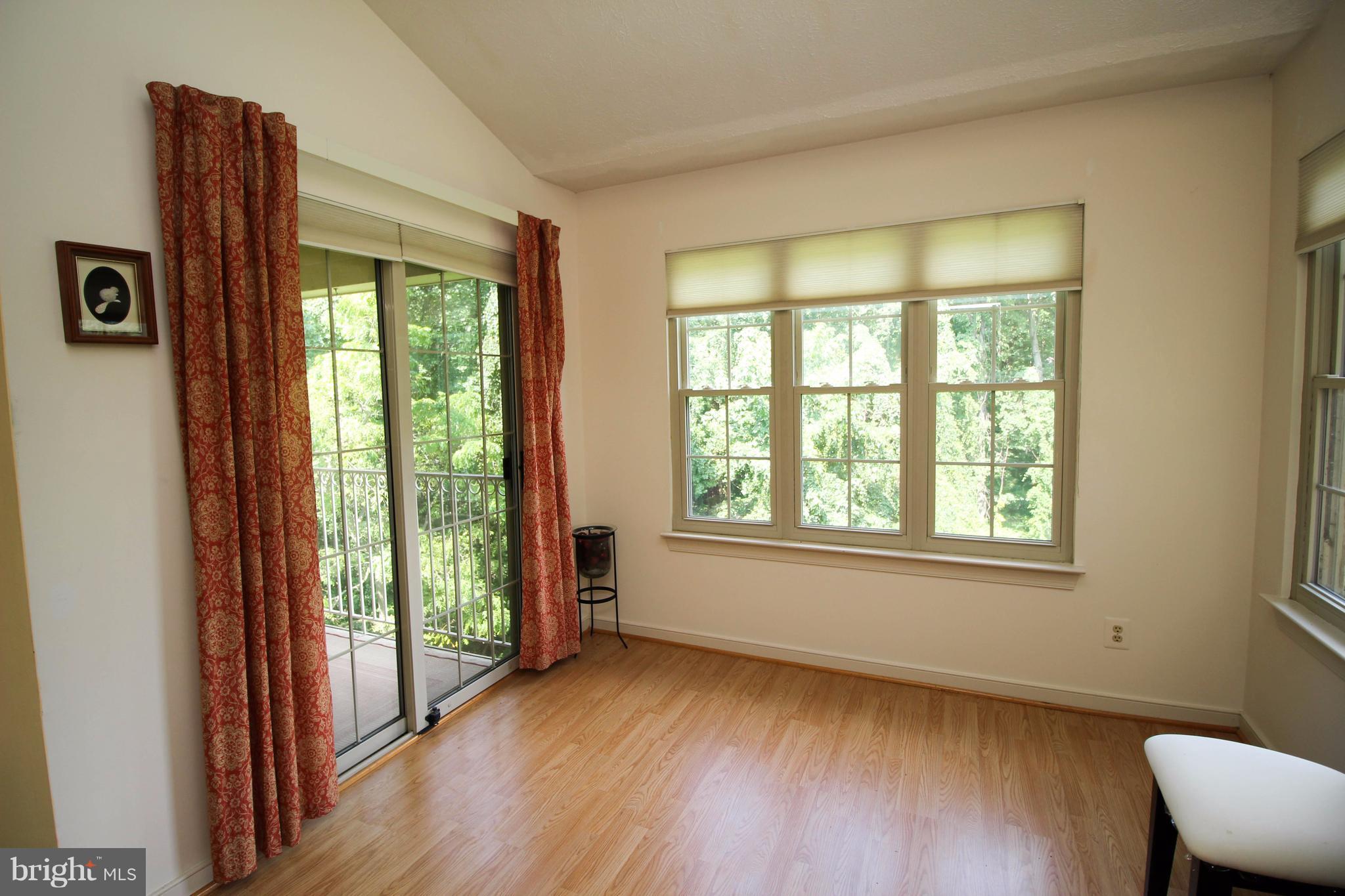 THE COURTYARDS AT POND - Residential