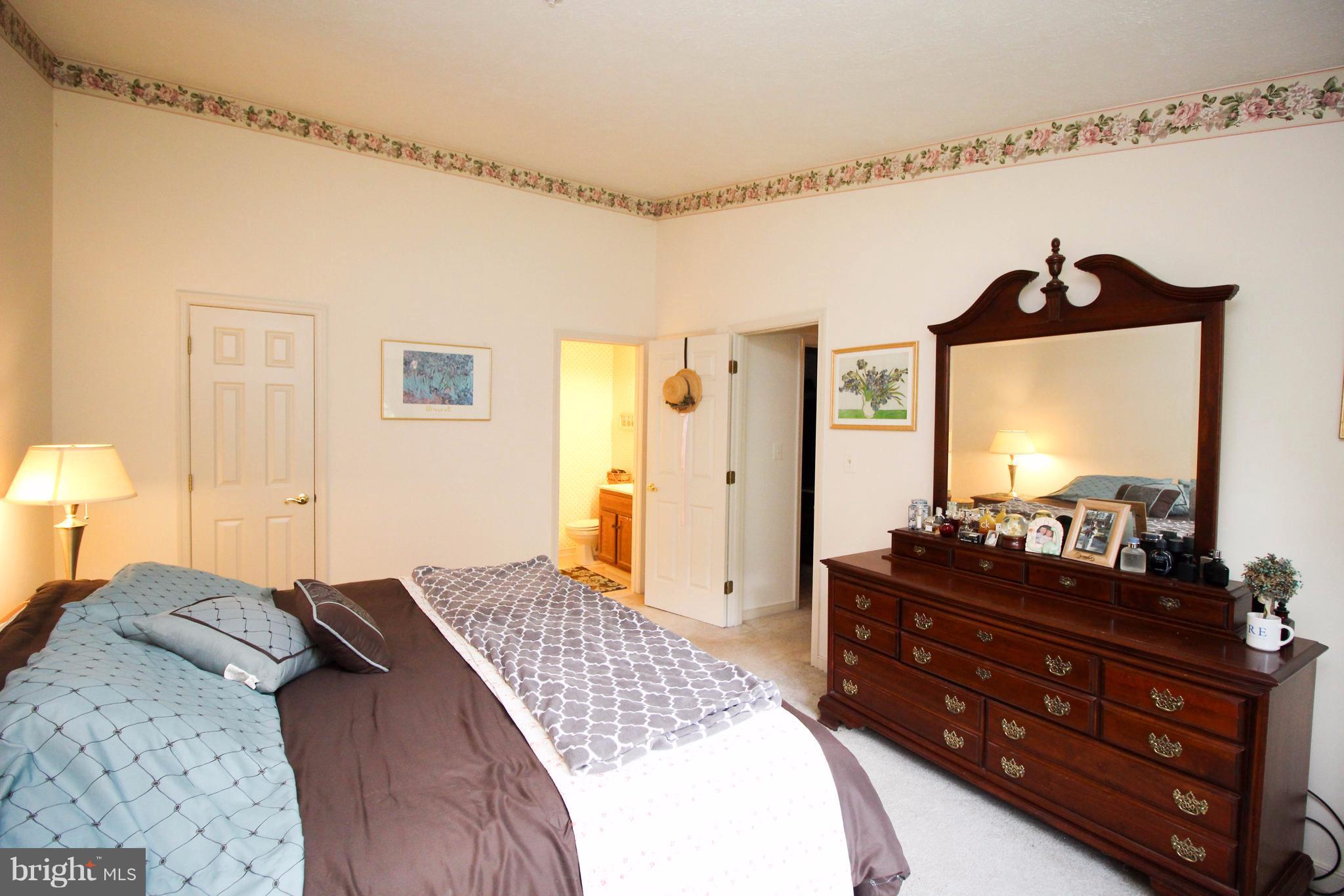 THE COURTYARDS AT POND - Residential