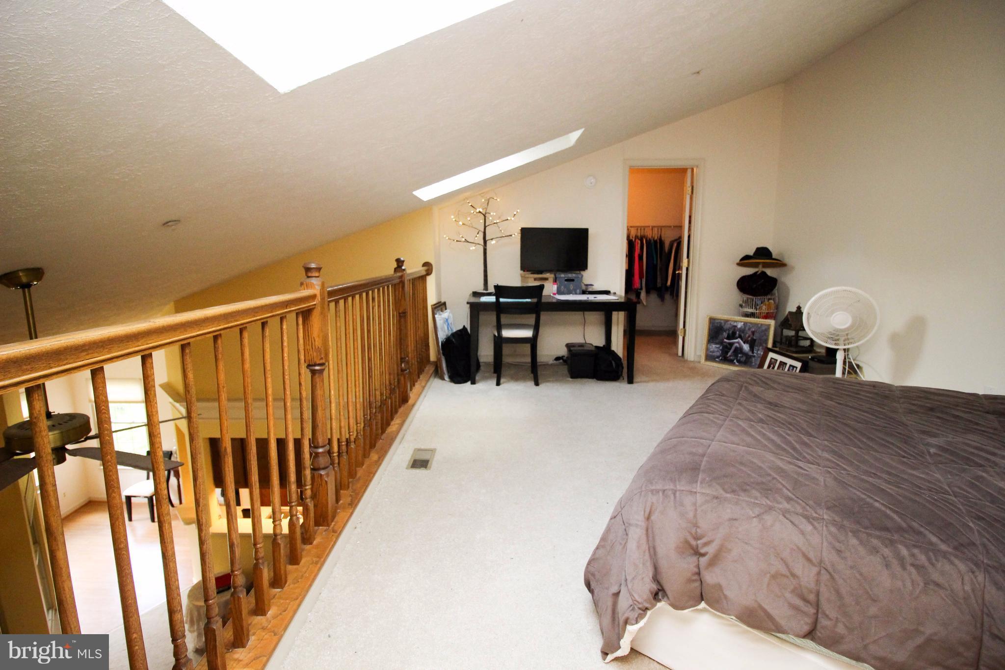 THE COURTYARDS AT POND - Residential