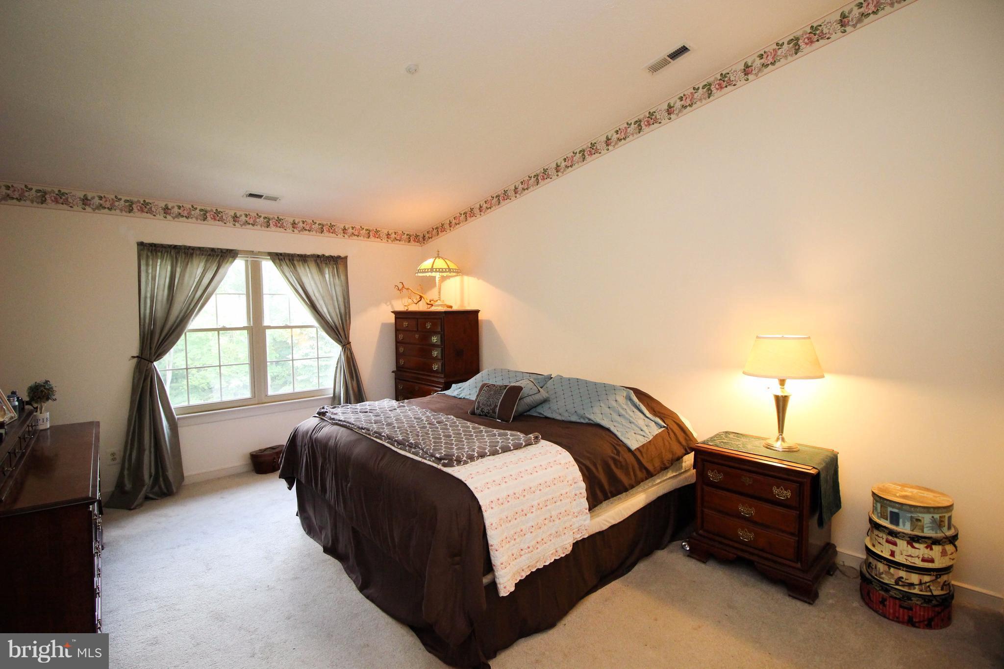 THE COURTYARDS AT POND - Residential