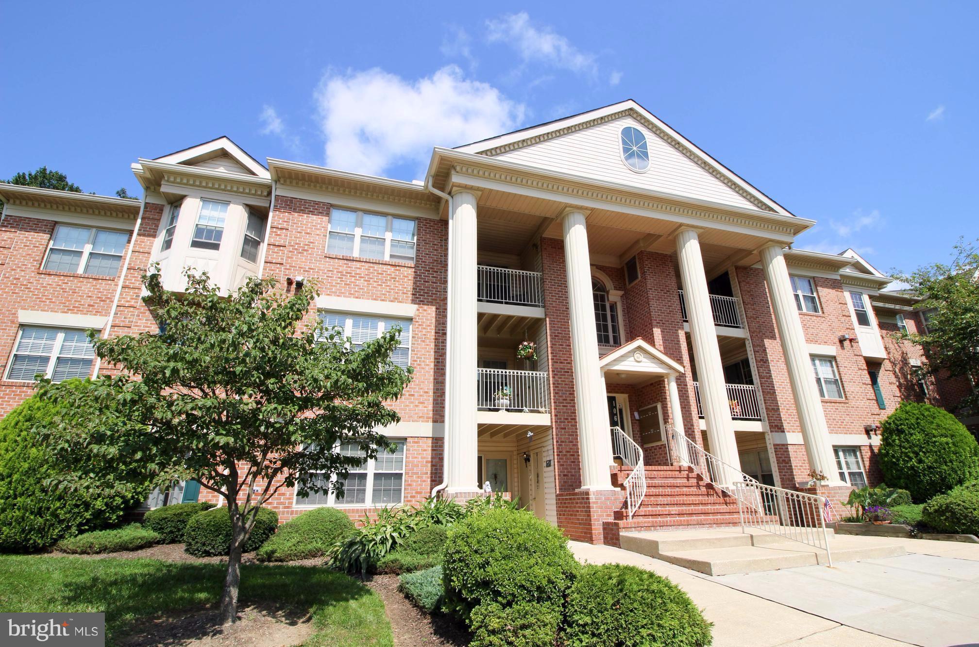 THE COURTYARDS AT POND - Residential